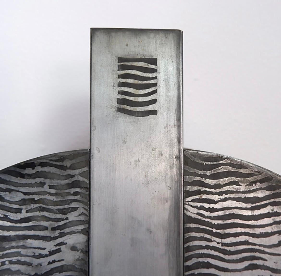 Sujetalibros Decoración

Desgaste propio de la edad y el uso.
 

Escultura - Decoración - Estilo Art decó
Medidas : 38,5x13cm H:38cm 
Material : Zinc 