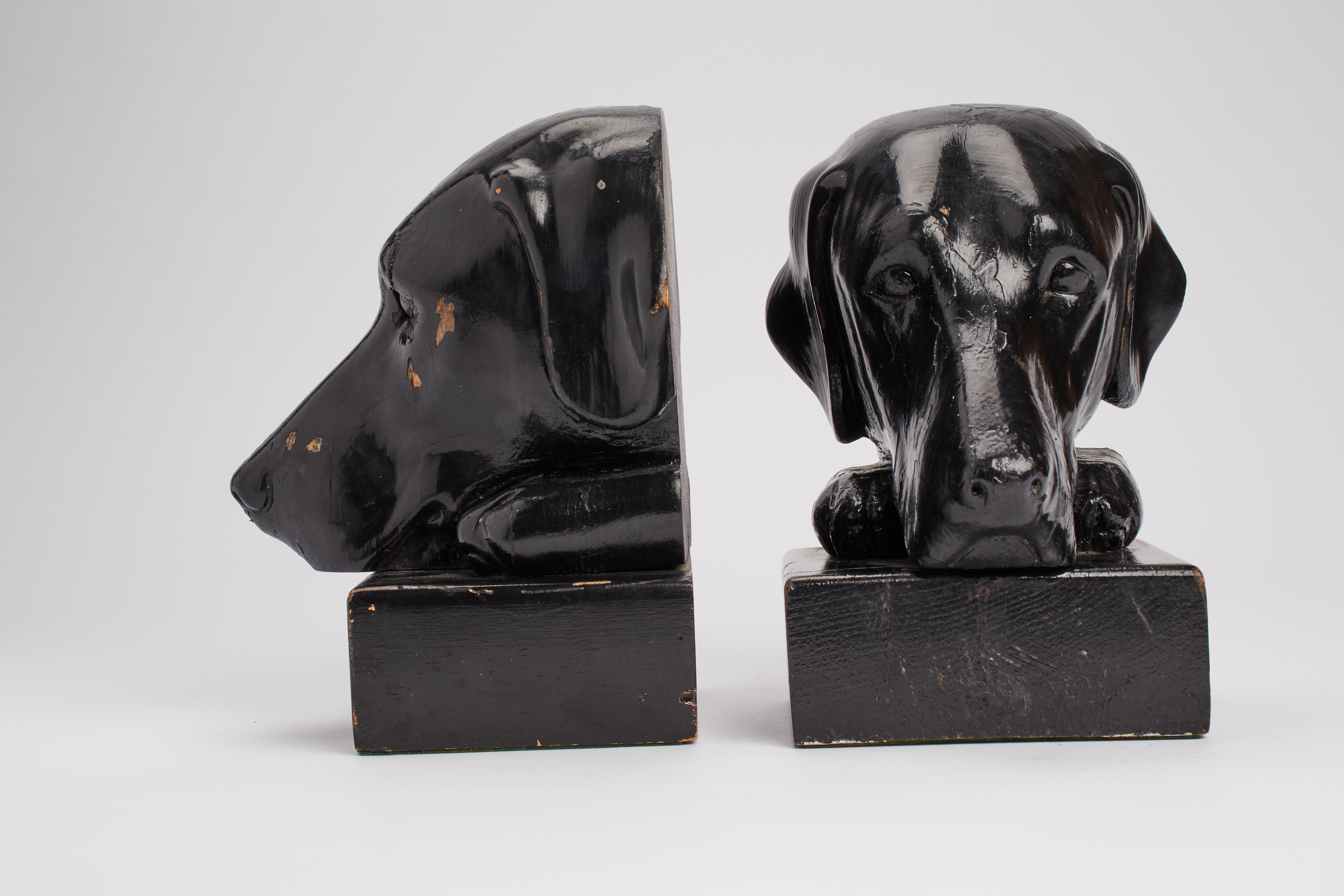 English Bookends depicting the heads of black labrador dogs, England 1890. For Sale