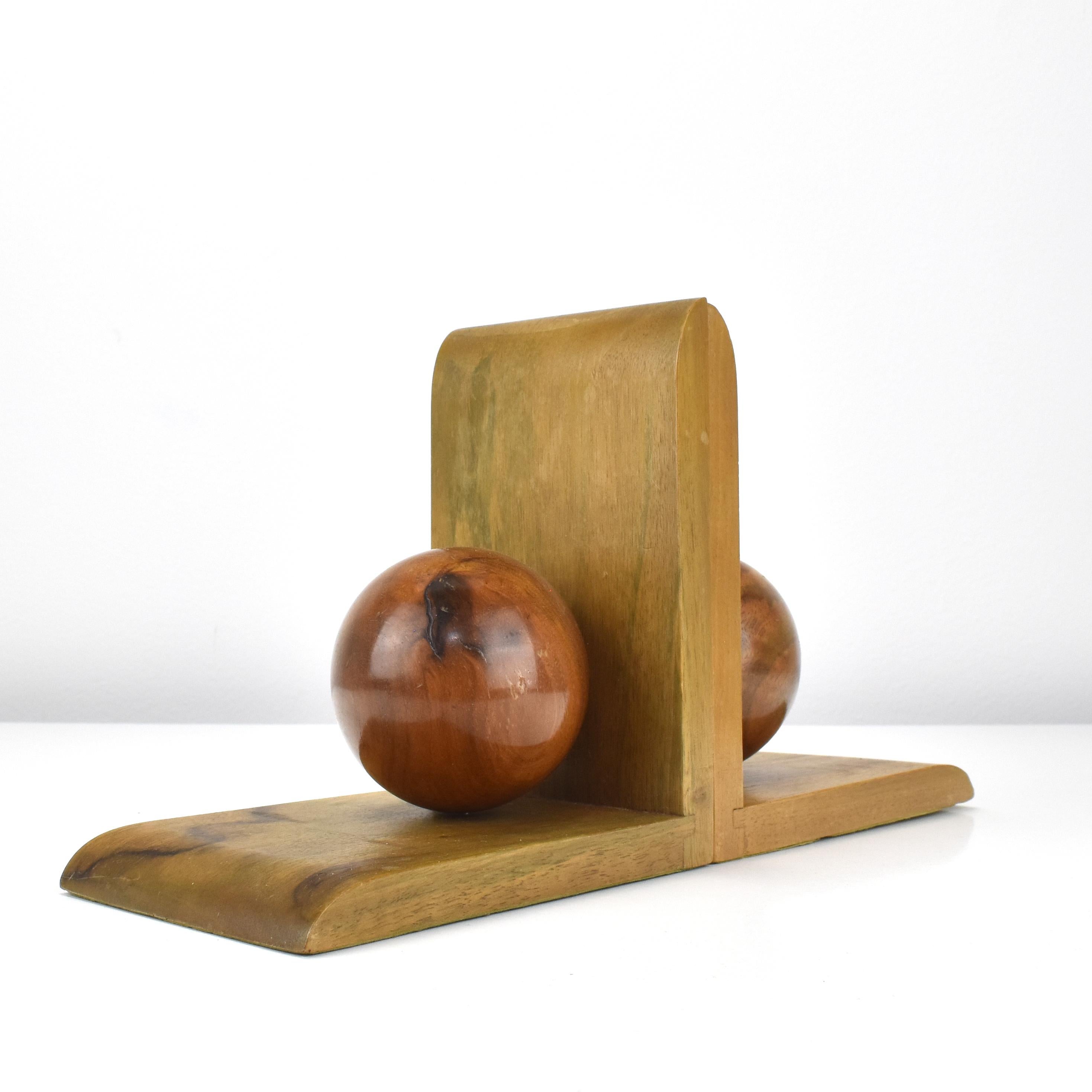 Bookends German Art Deco Bauhaus Era Turned Walnut Wood Signed In Good Condition For Sale In Bad Säckingen, DE