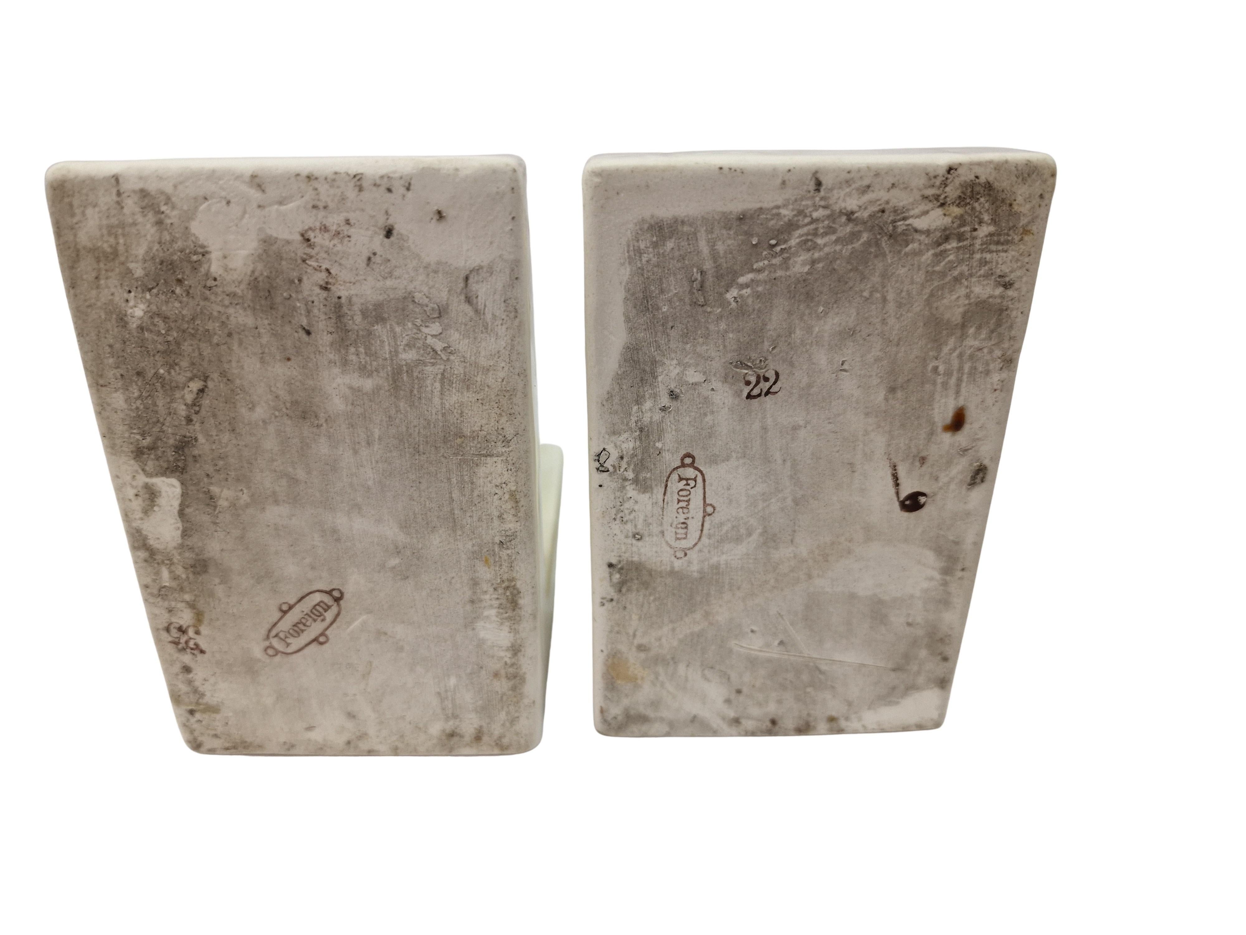 Early 20th Century Bookends pair of cricket-playing dogs, porcelain, Art Deco, before 1923, England