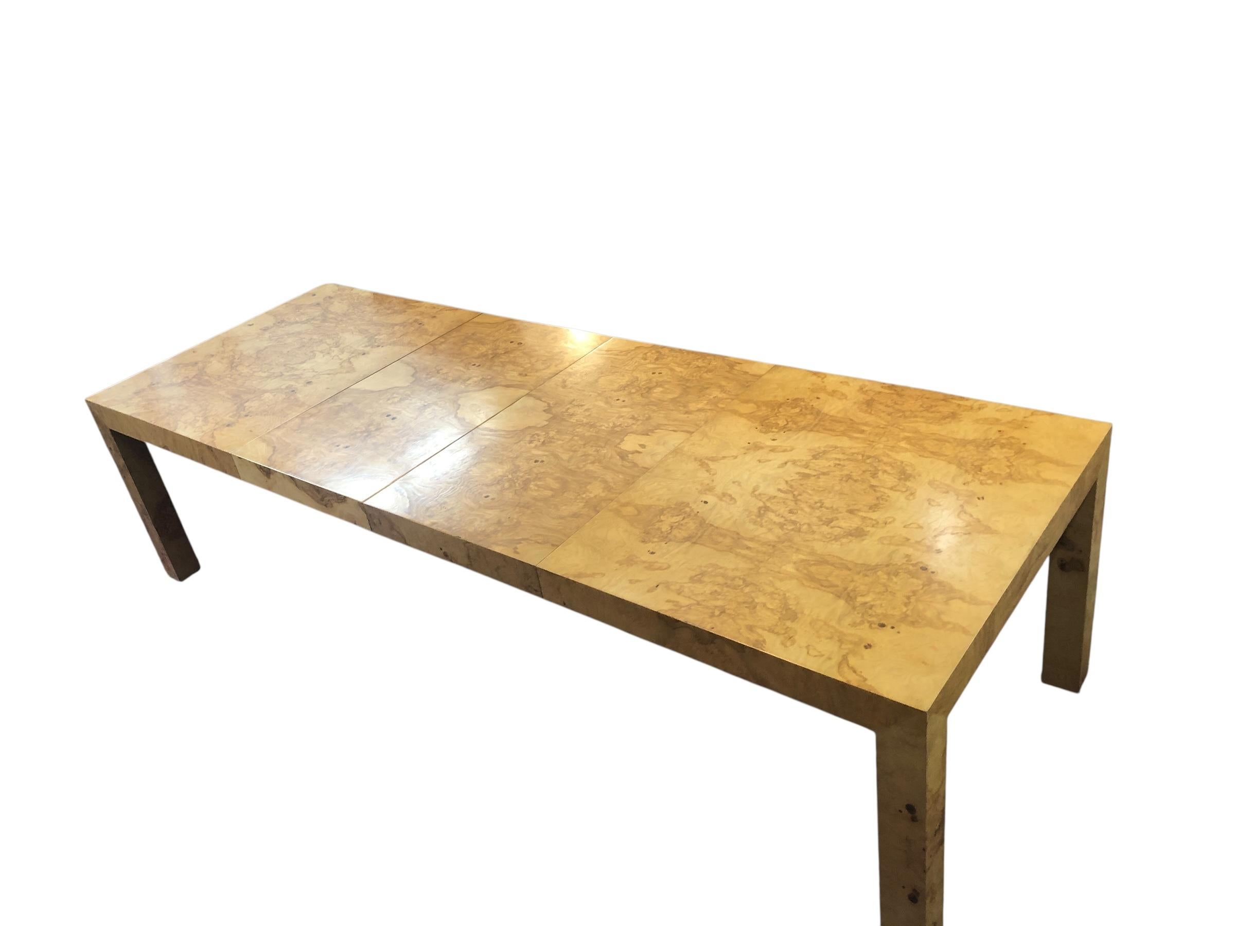 Table de salle à manger en bois de bouleau assortie par Milo Baughman en vente 4