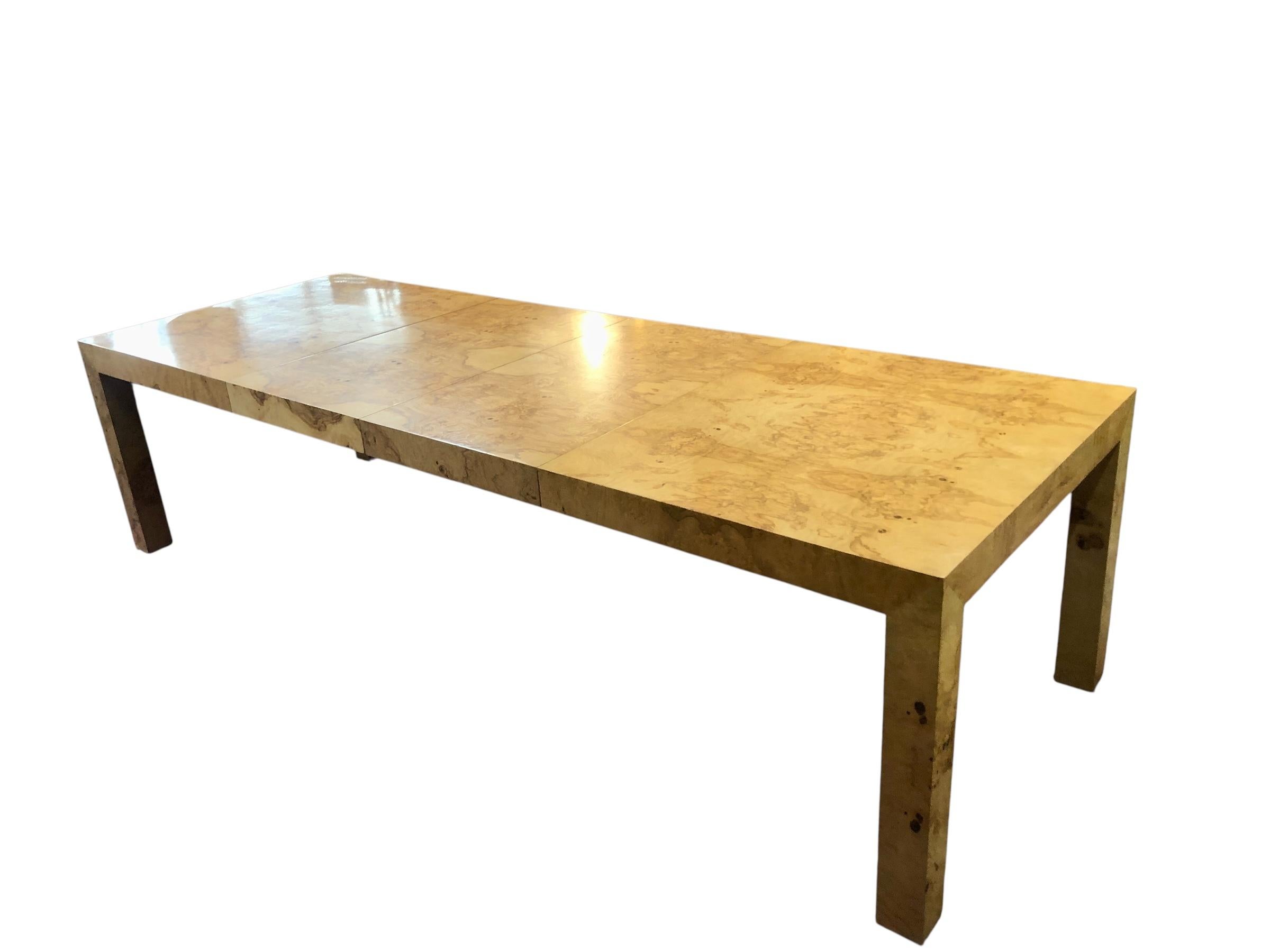 Table de salle à manger en bois de bouleau assortie par Milo Baughman en vente 2