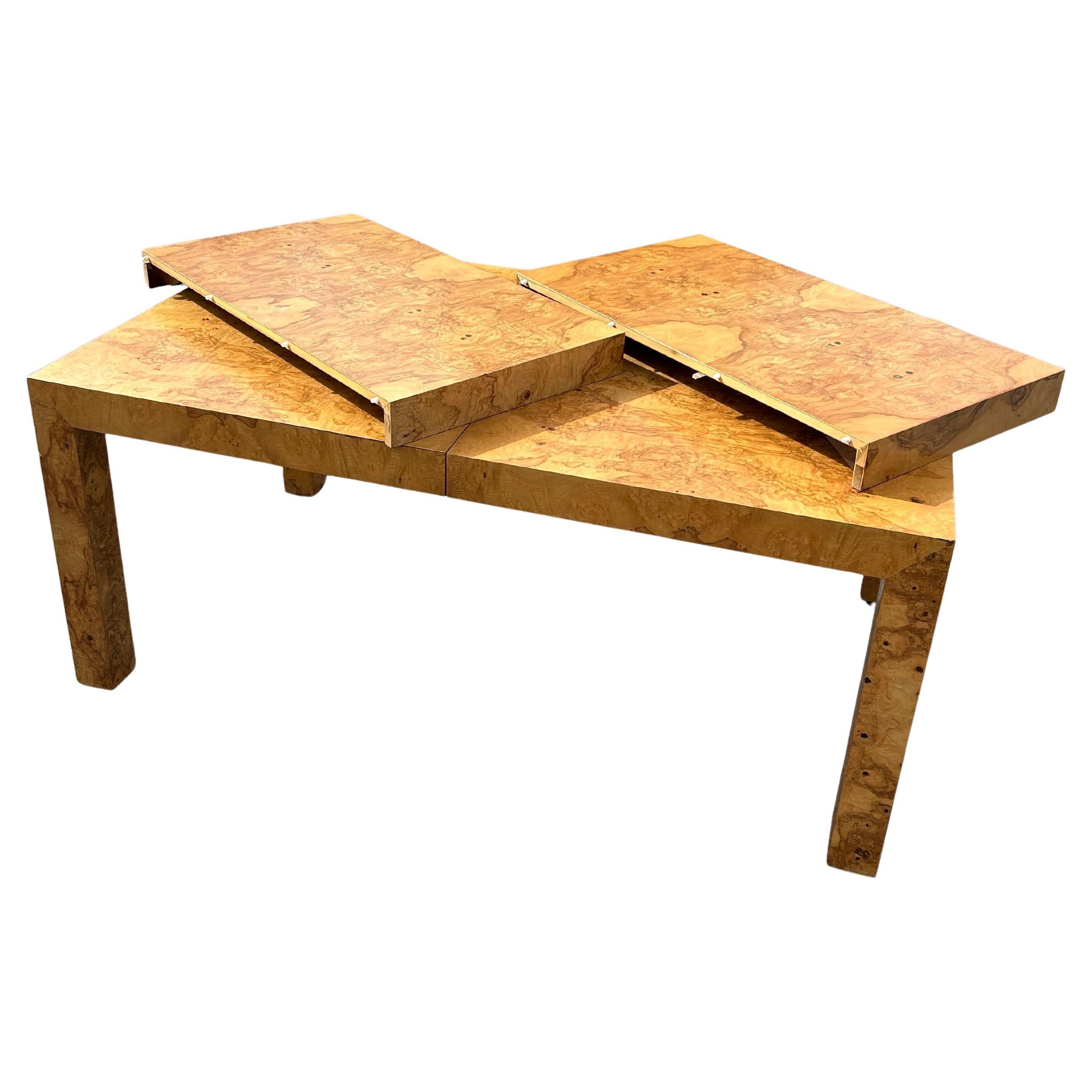 Table de salle à manger en bois de bouleau assortie par Milo Baughman en vente