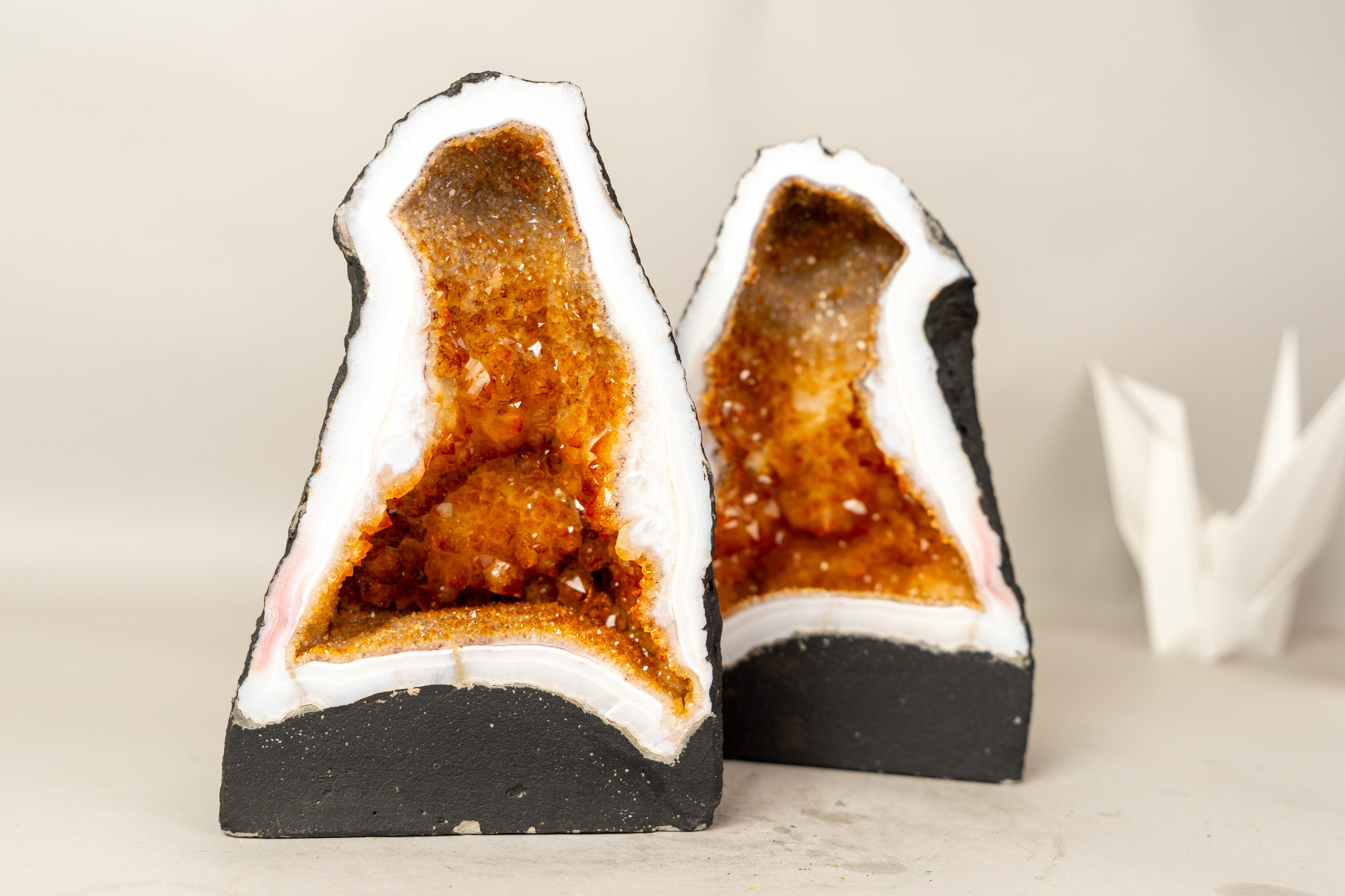 XXIe siècle et contemporain Bookmatched Pair of Citrine Geode Cathedrals en vente