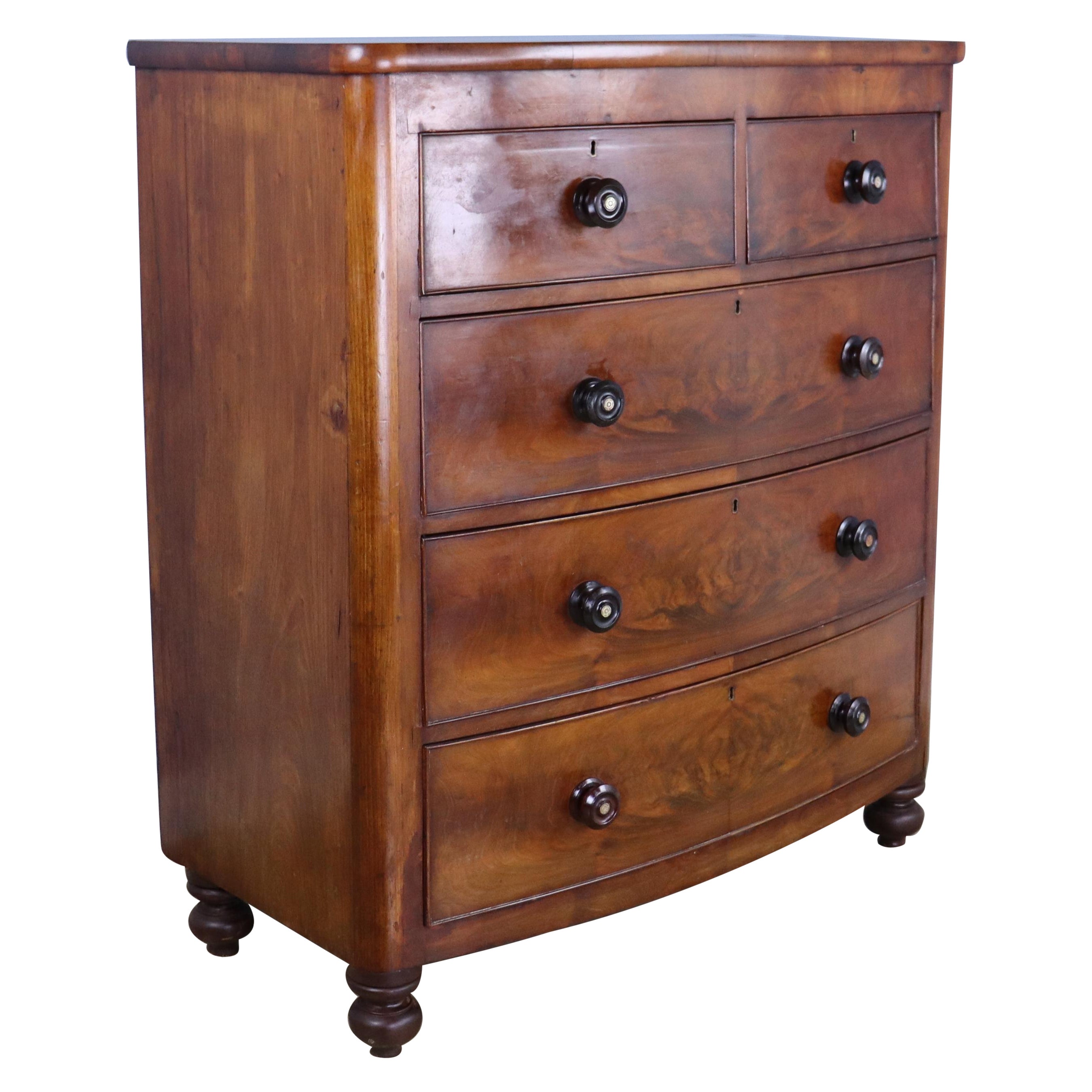 Bookmatched Veneered Bowfront Mahogany Chest of Drawers For Sale