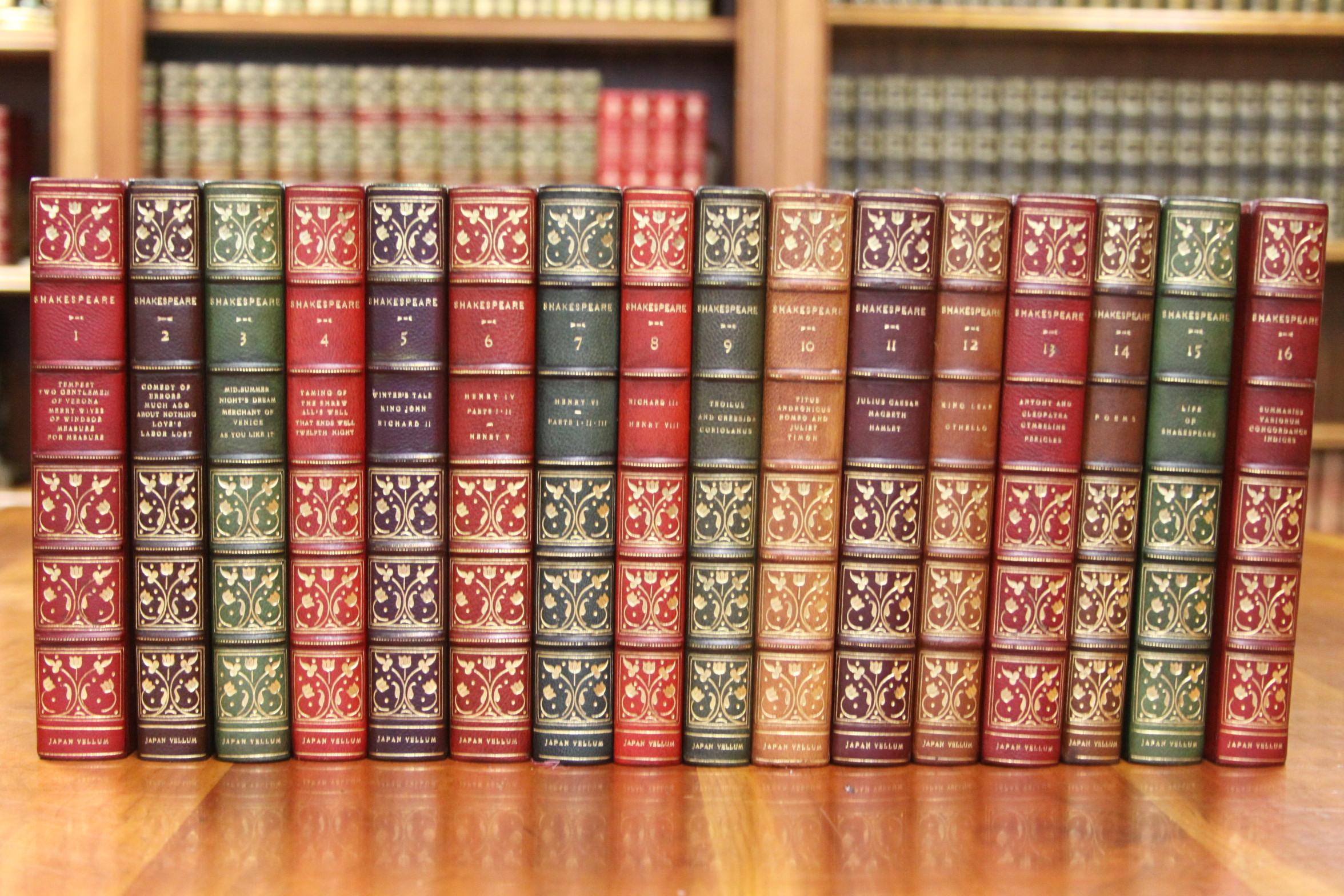 Books, The Works of William Shakespeare, Antique Leather-Bound Collections In Good Condition In New York, NY