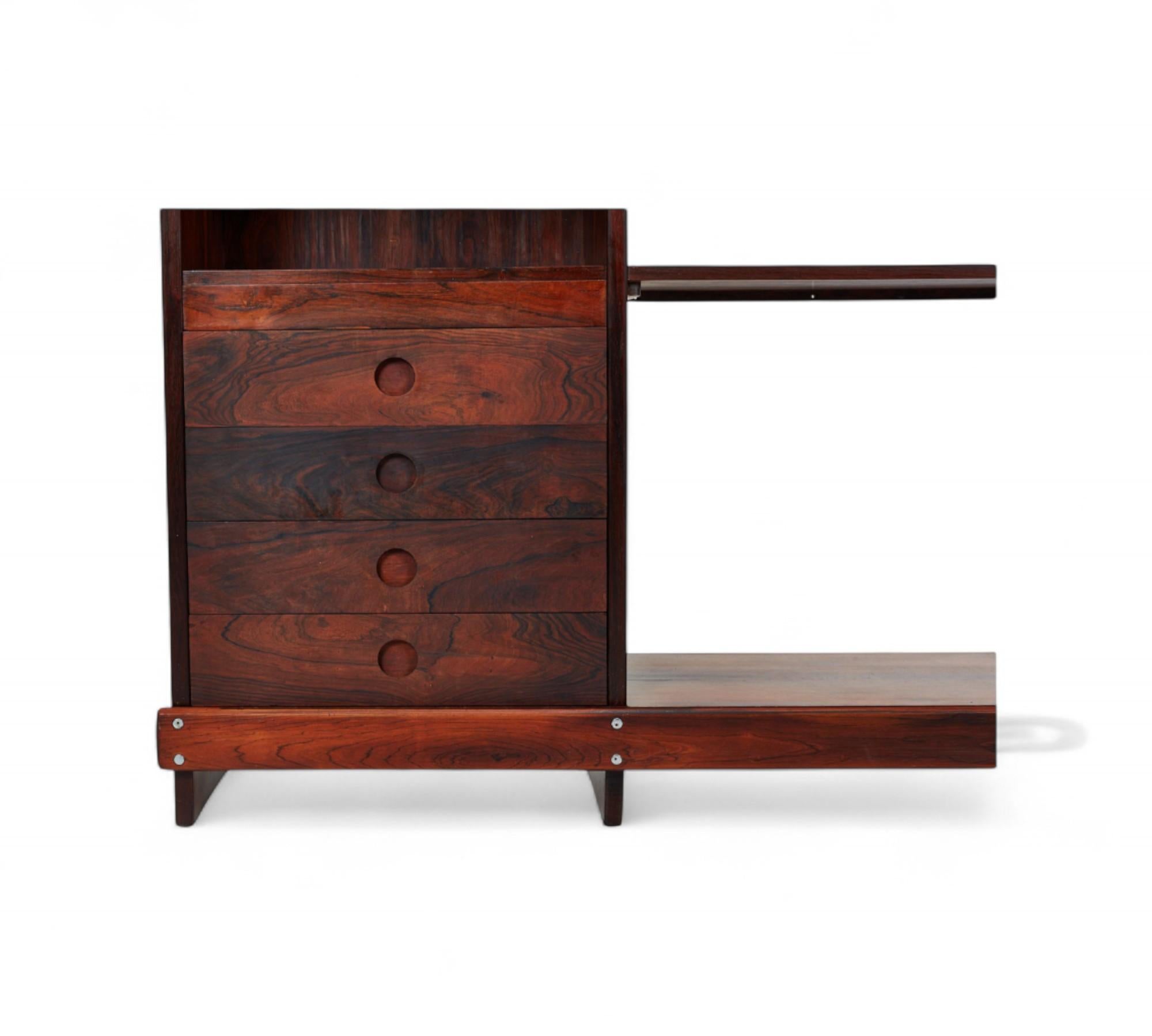 Bookshelf “Adolpho” in Hardwood by Sergio Rodrigues, c. 1968s For Sale 3