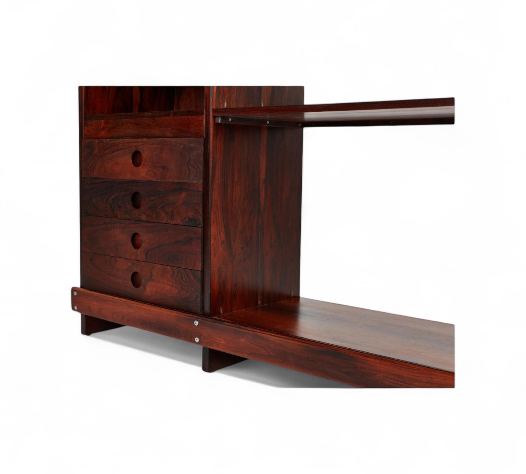 Bookshelf “Adolpho” in Hardwood by Sergio Rodrigues, c. 1968s For Sale 2