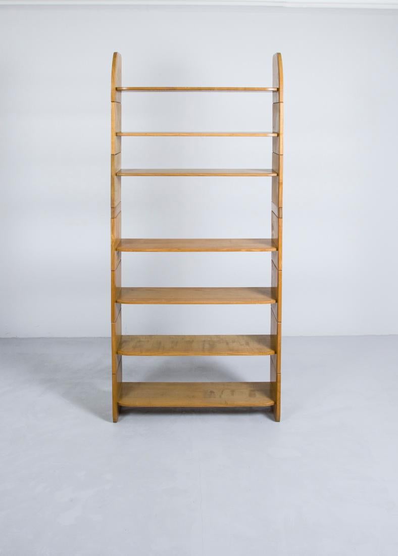 Midcentury pinewood modular bookshelves with 7 Elements by Arthur Milani for Wohnhilfe. Hande made in Switzerland. 
 