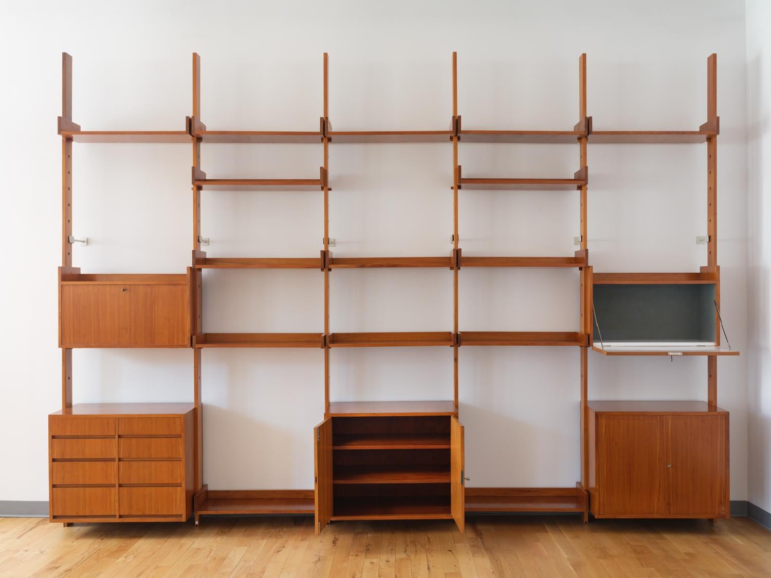 Mid-Century moderno Libreria di Joaquim Tenreiro, Brasile, metà del secolo scorso, 1960 in vendita