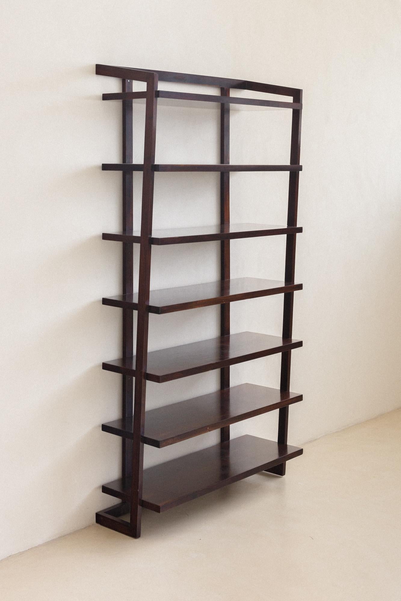 Bookshelf by Joaquim Tenreiro in Brazilian Rosewood, 1960s, Mid-Century Modern For Sale 7