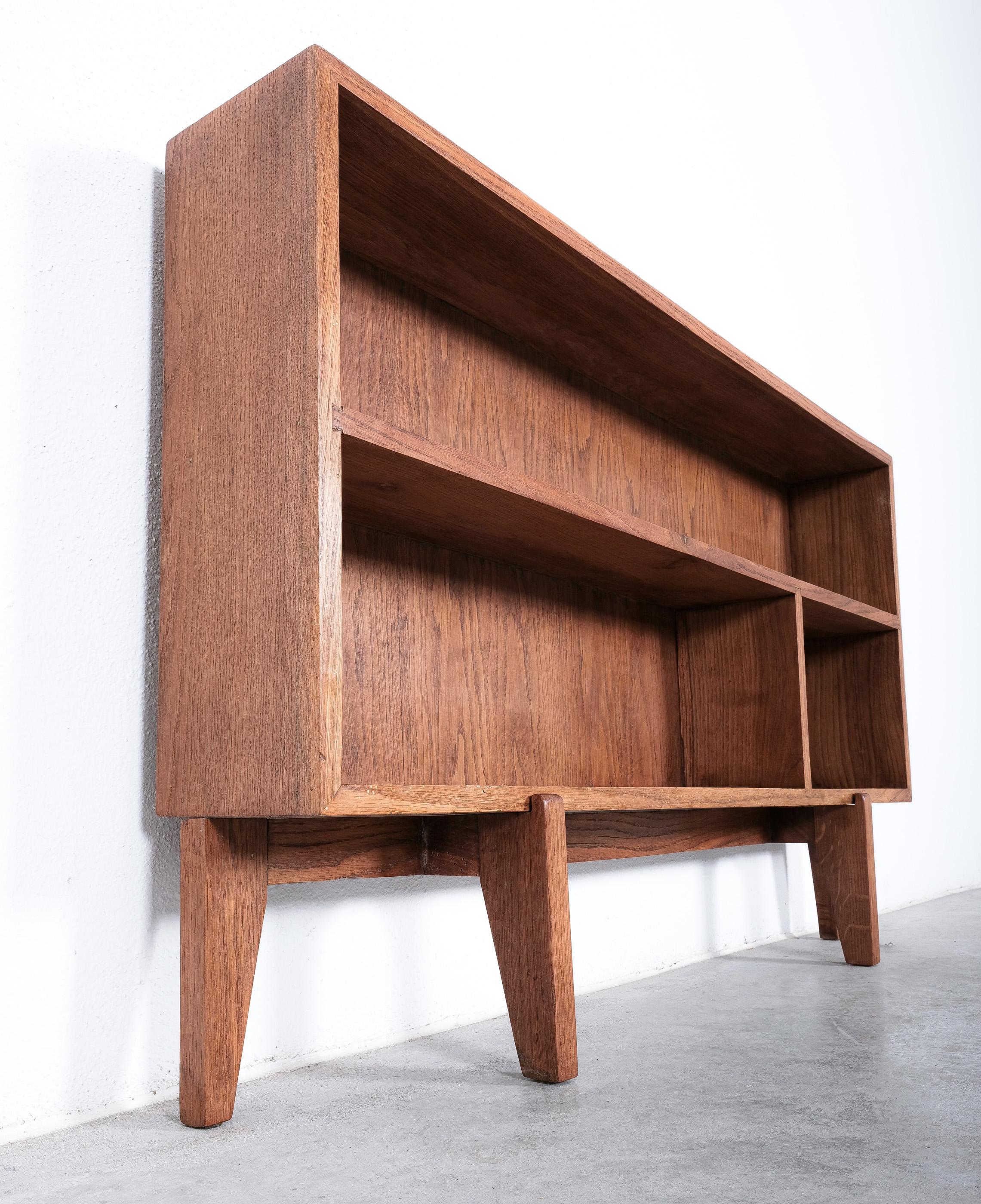 Bookshelf from Walnut Wood Style Gio Ponti, Italy, Mid Century For Sale 2