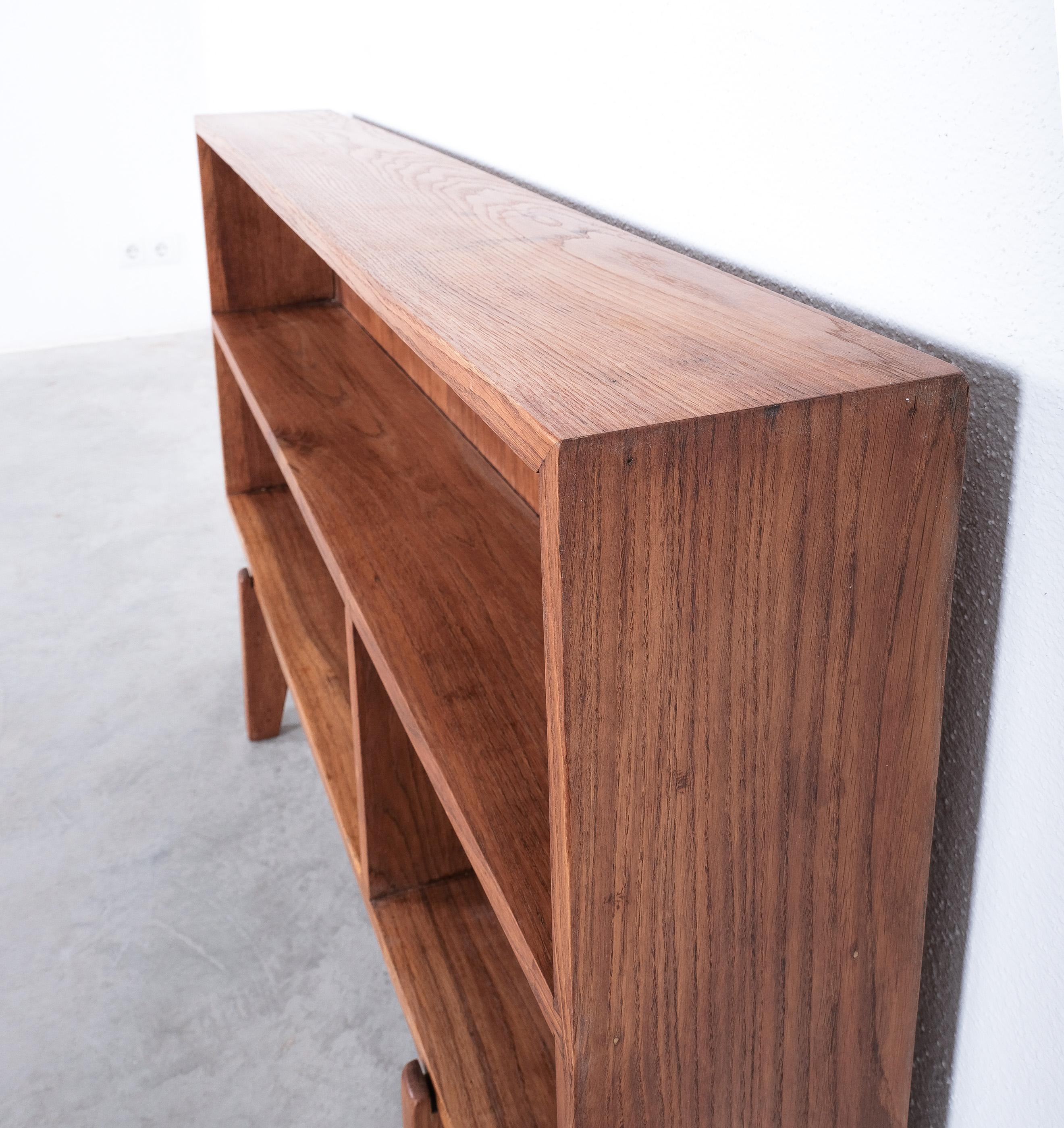 Bookshelf from Walnut Wood Style Gio Ponti, Italy, Mid Century For Sale 3