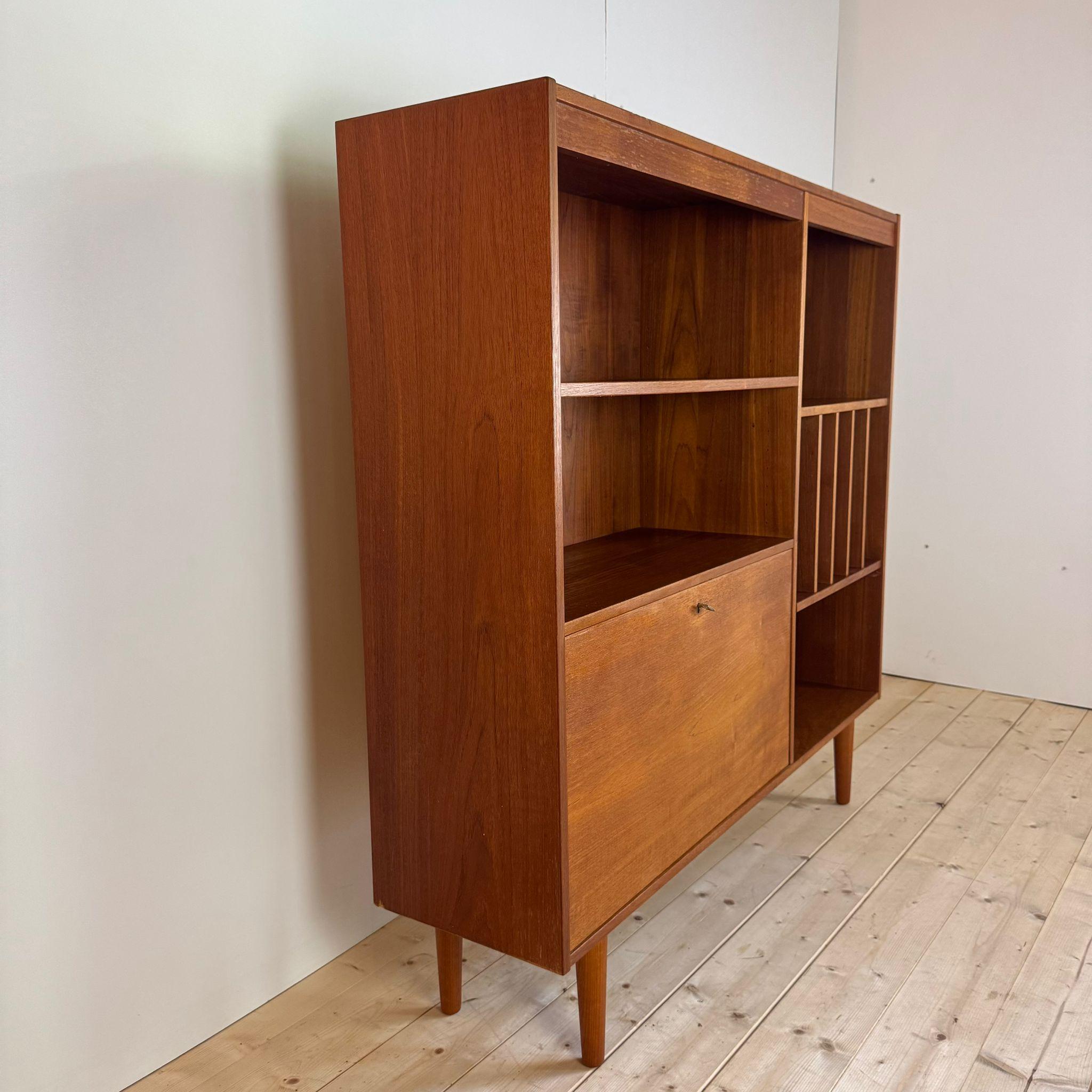 Danish Bookshelf made in Denmark in teak wood in vendita