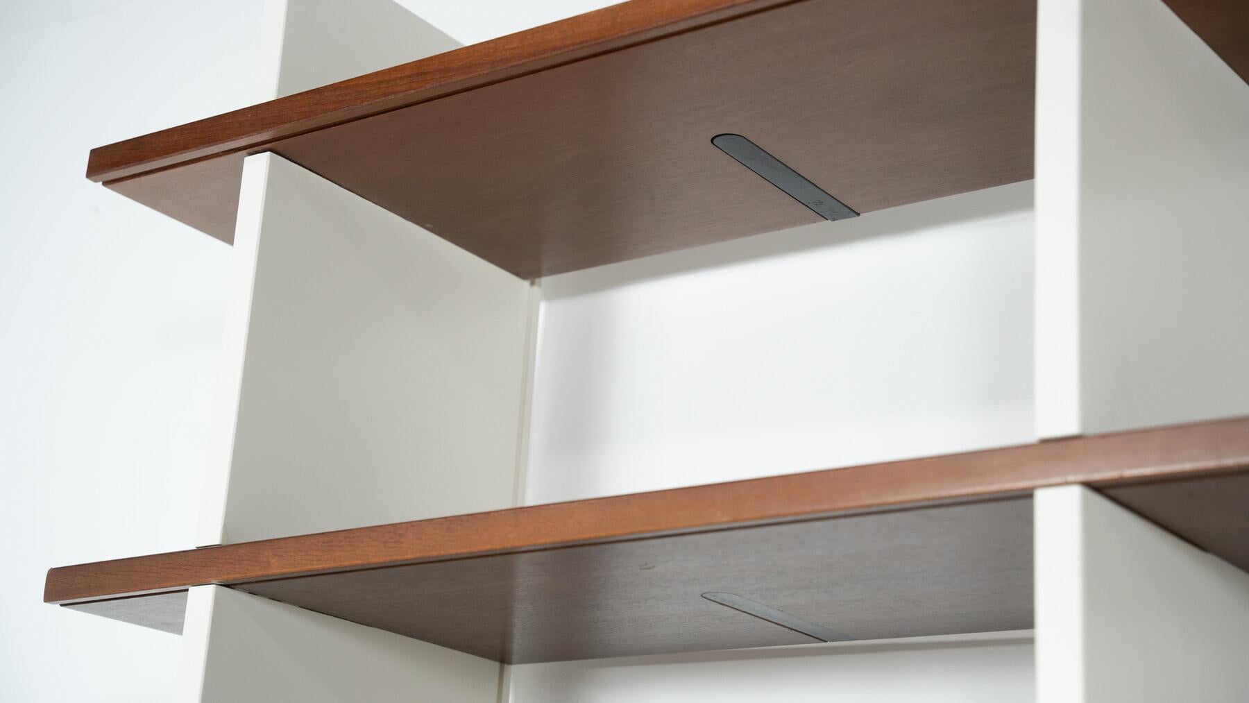 Libreria modello 'Domino' di Eugenio Gerli per Tecno Milano, 1966 In condizioni buone in vendita a Brussels, BE