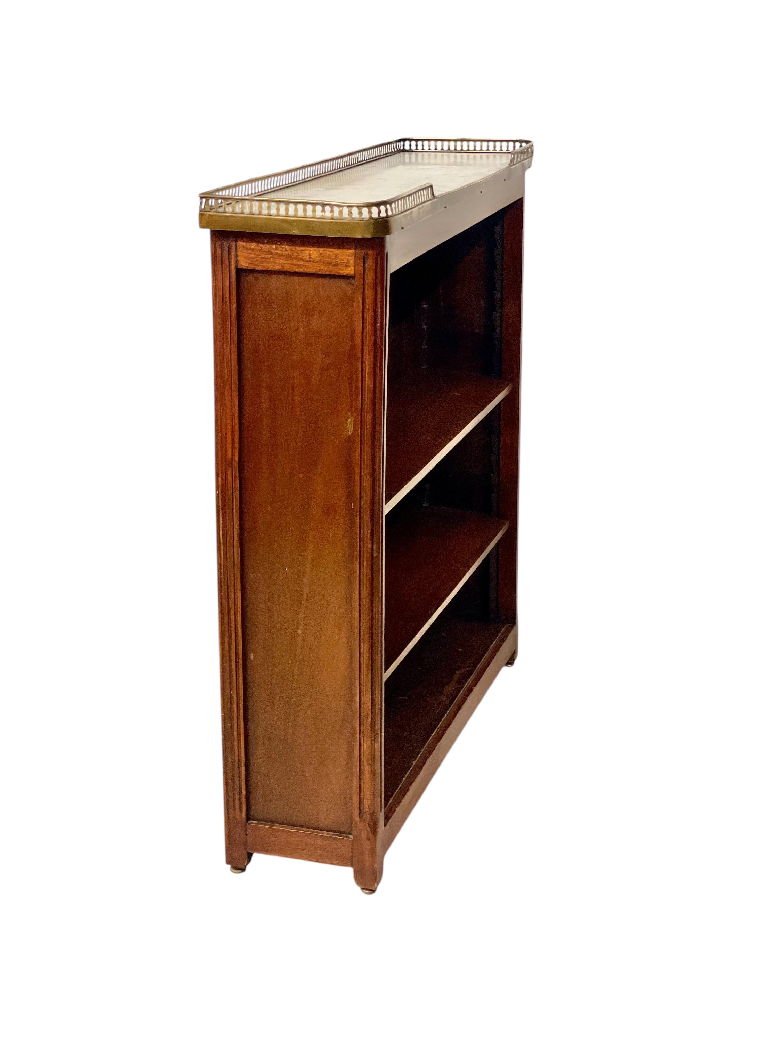 Libreria o Bibus con piano in marmo e galleria in ottone, XIX secolo in vendita 5