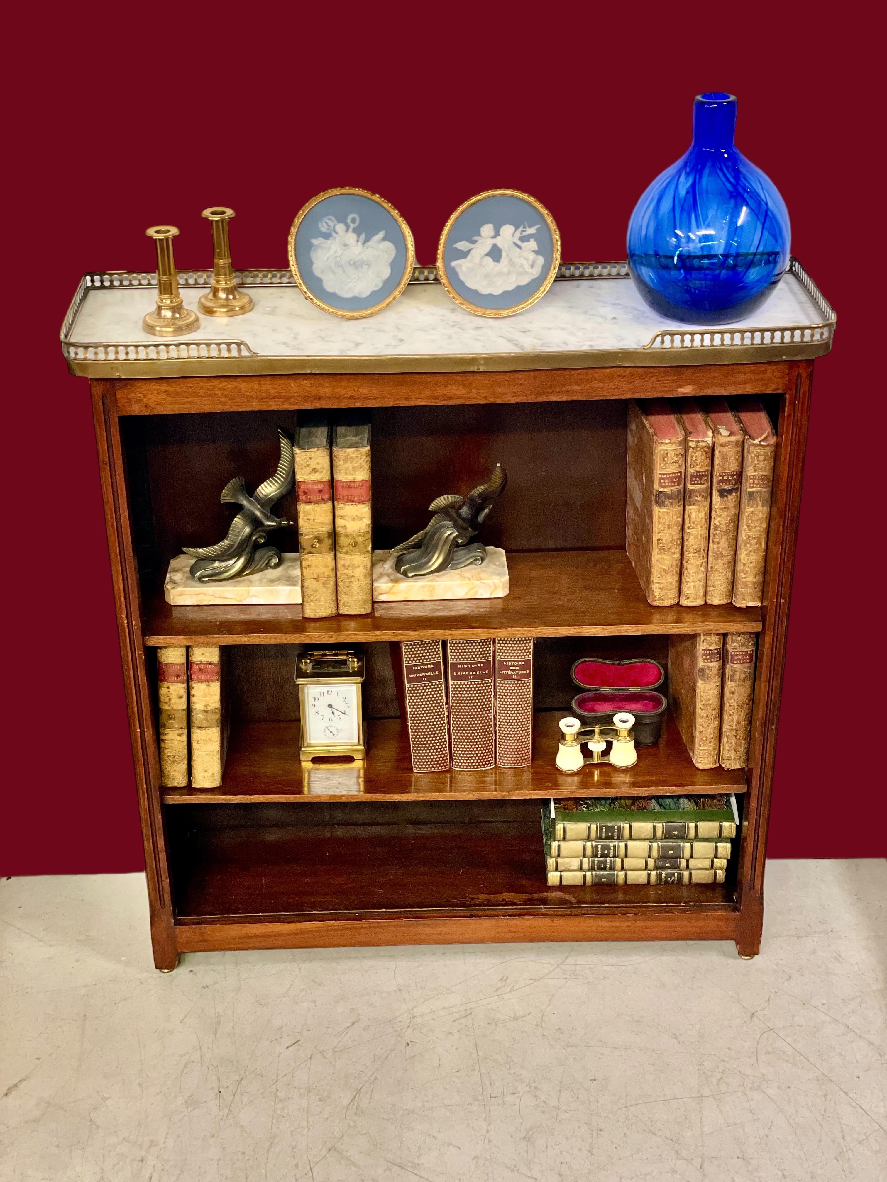 Libreria o Bibus con piano in marmo e galleria in ottone, XIX secolo in vendita 14