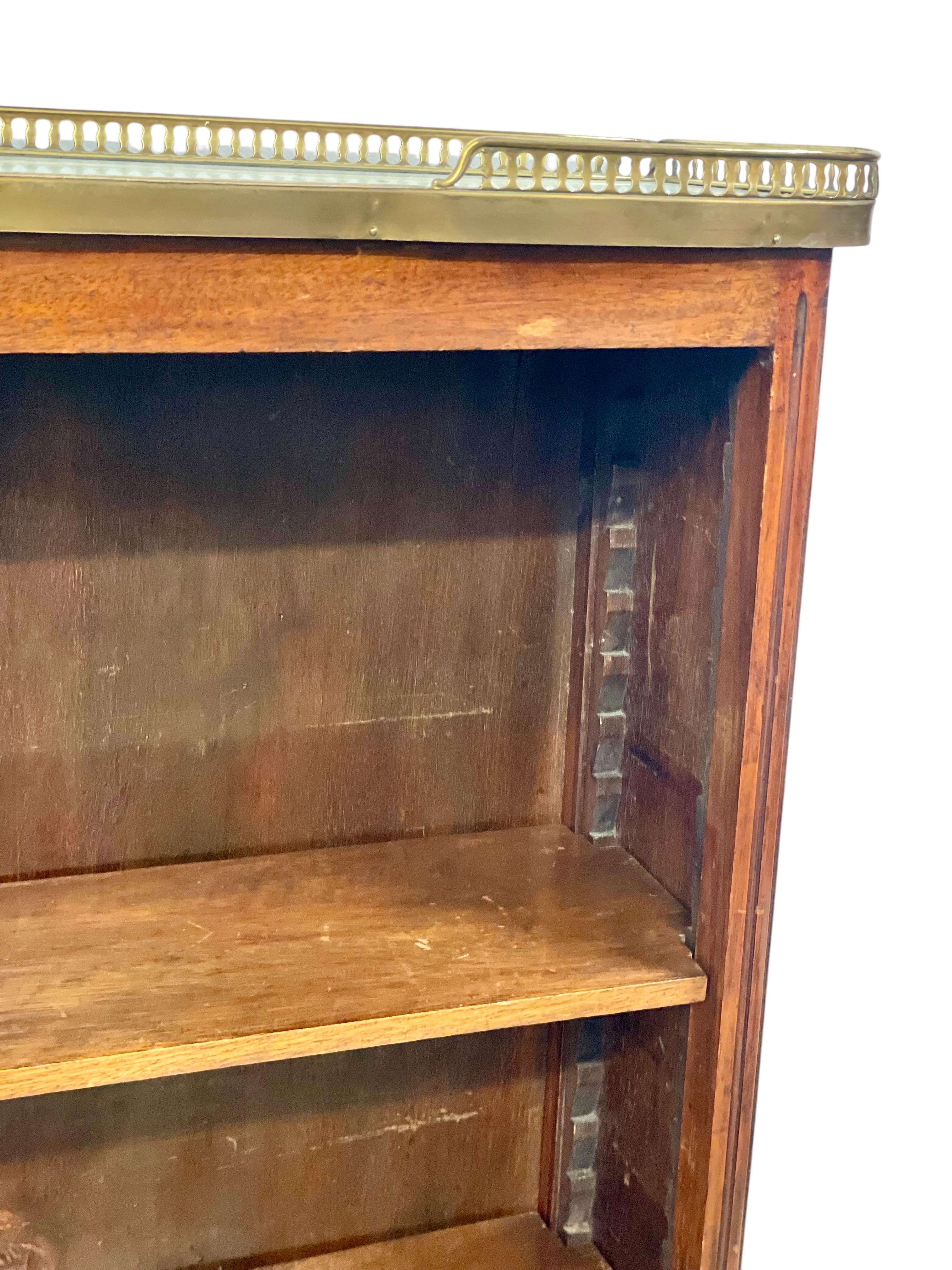Libreria o Bibus con piano in marmo e galleria in ottone, XIX secolo In condizioni buone in vendita a LA CIOTAT, FR