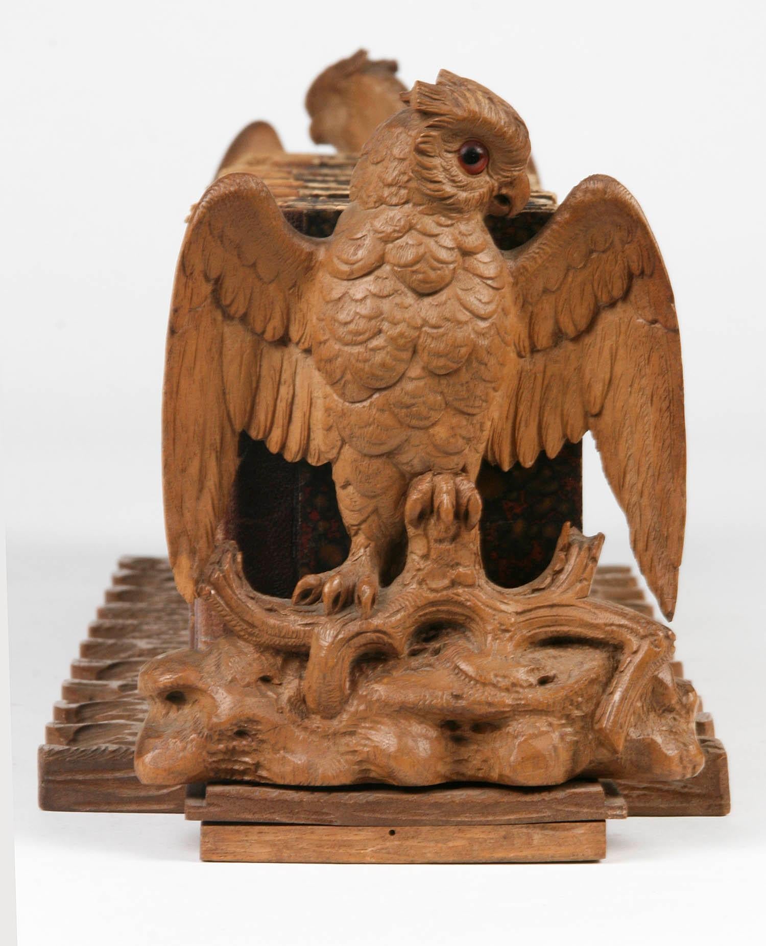 Bookshelf or Bookends, Black Forest Owls with Leather Covered Books In Good Condition In Casteren, Noord-Brabant