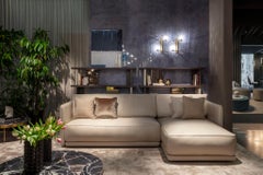 Bücherregal Poliertes Ebenholz Rückwand und Seiteneinsatz Leder und bronzierter Spiegel