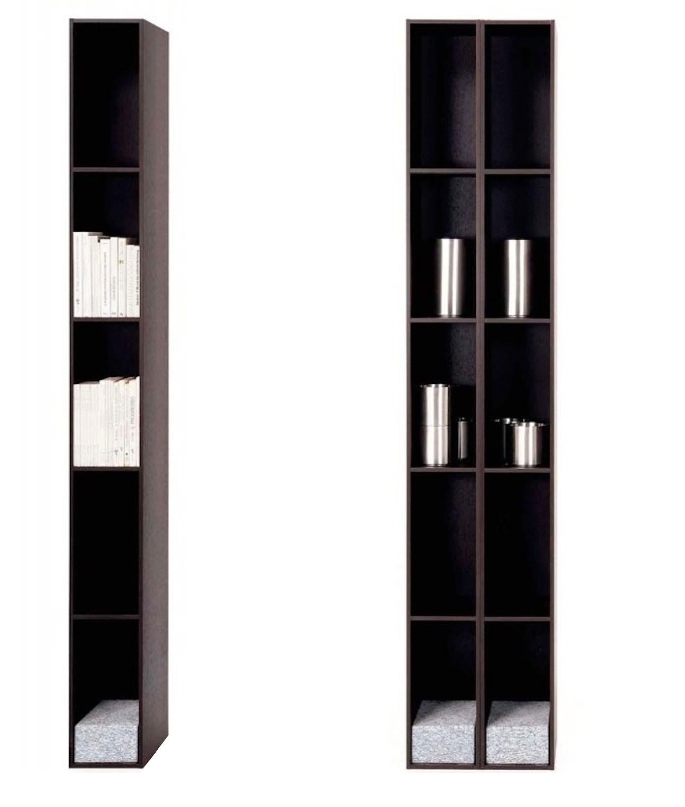 The Achille bookcase by Tisettanta, designed by Vittorio Prato, embodies a perfect balance between essential aesthetics and functionality. Its minimal design, defined by clean lines and harmonious proportions, makes it ideal for enhancing modern