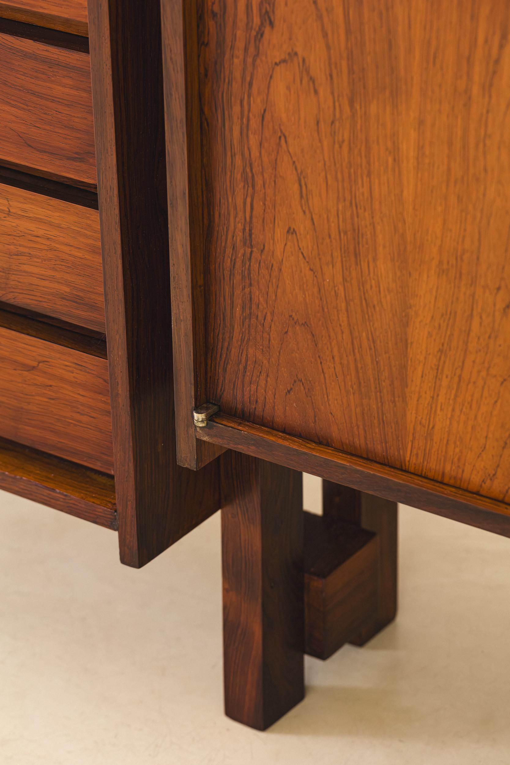Bookshelf with Rosewood Veneers by Brazilian company Celina Decorações, 1960s For Sale 2