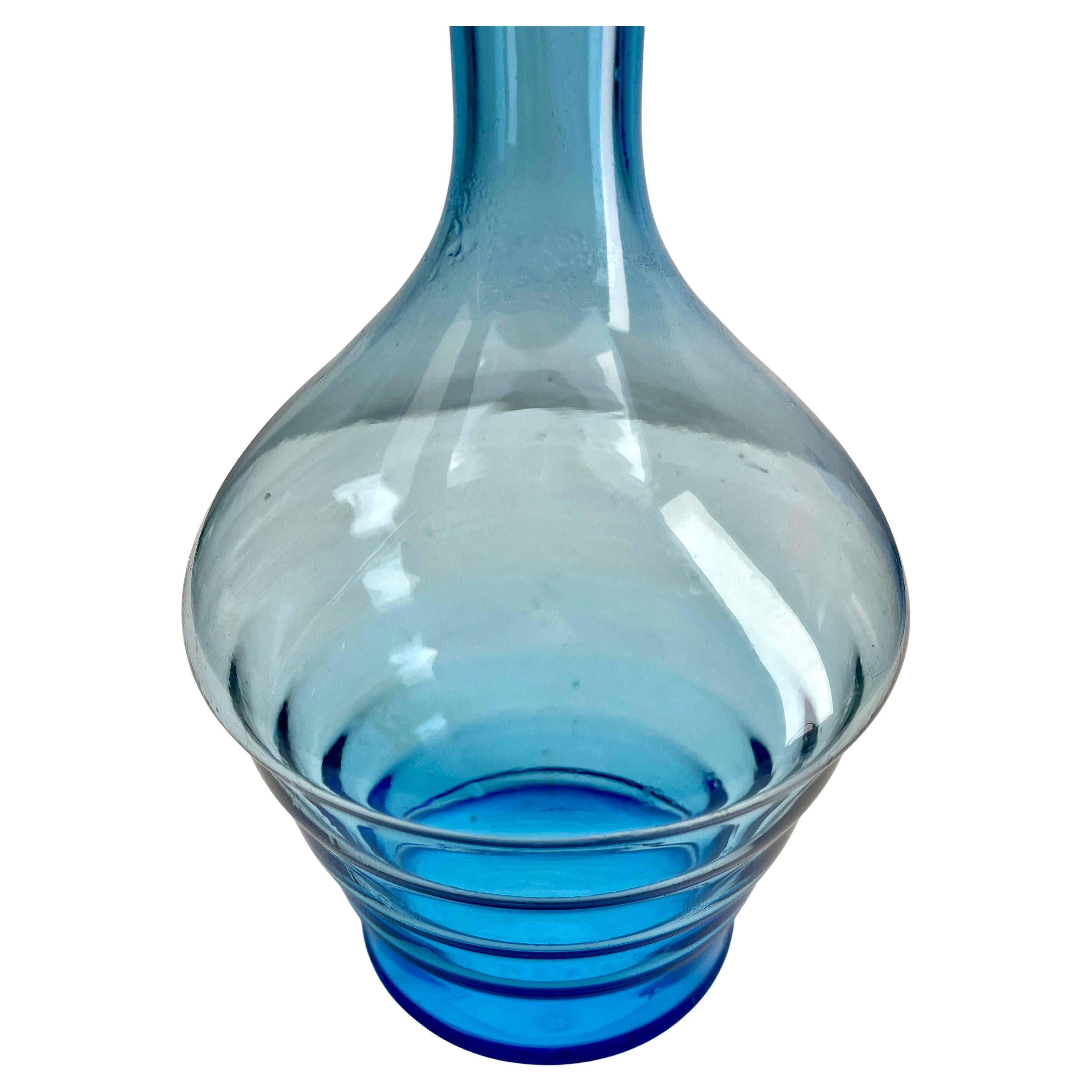 Metà XX secolo Decanter grande blu cobalto Boom 1930, Belgio in vendita