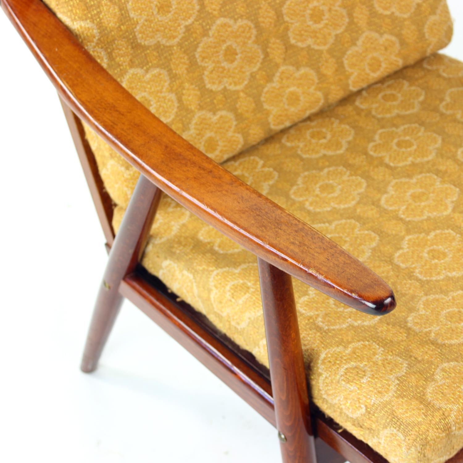 Boomerang Armchair By Ton, Czechoslovakia 1960s For Sale 3