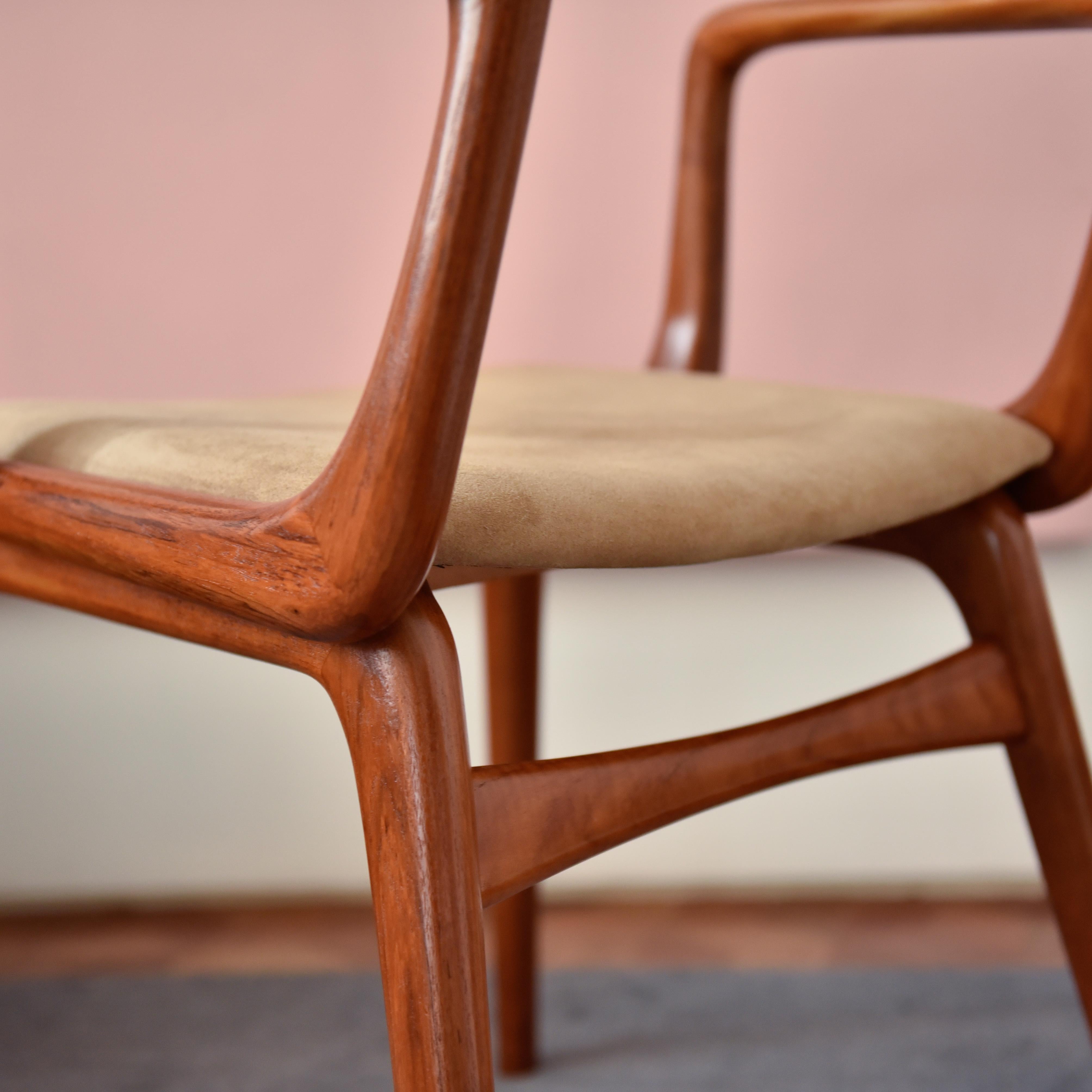 Mid-Century Modern Boomerang Chair in Salmwood by Alfred Christensen for Slagelse Møbelværk. 