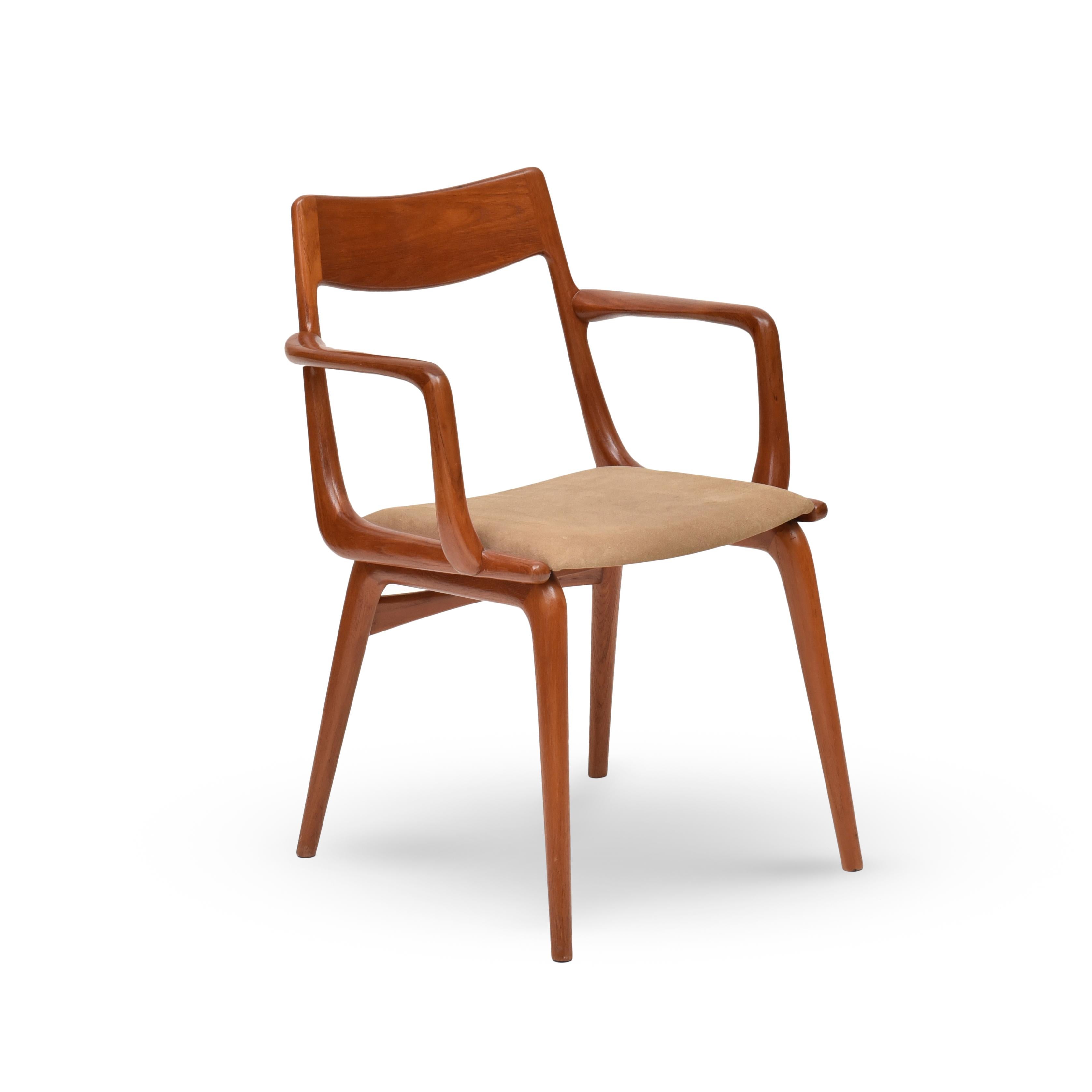 Wood Boomerang Chair in Salmwood by Alfred Christensen for Slagelse Møbelværk. 