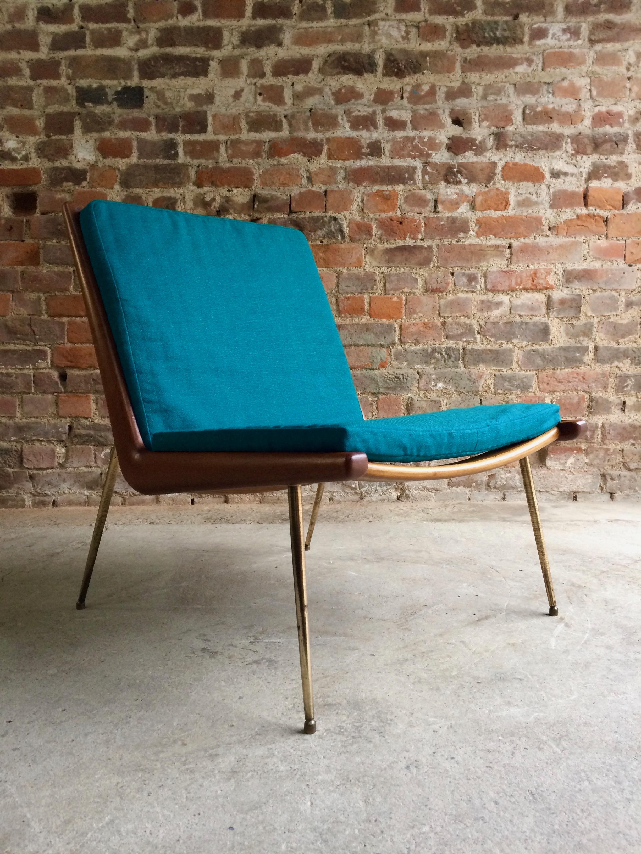 Peter Hvidt & Orla Molgaard Nielsen Boomerang chair manufactured by France & Son 1950s

Fabulous Boomerang chair by Peter Hvidt and Orla Molgaard Nielsen manufactured by France & Son, Denmark, the teak frame sit on brass plated legs with sabots,