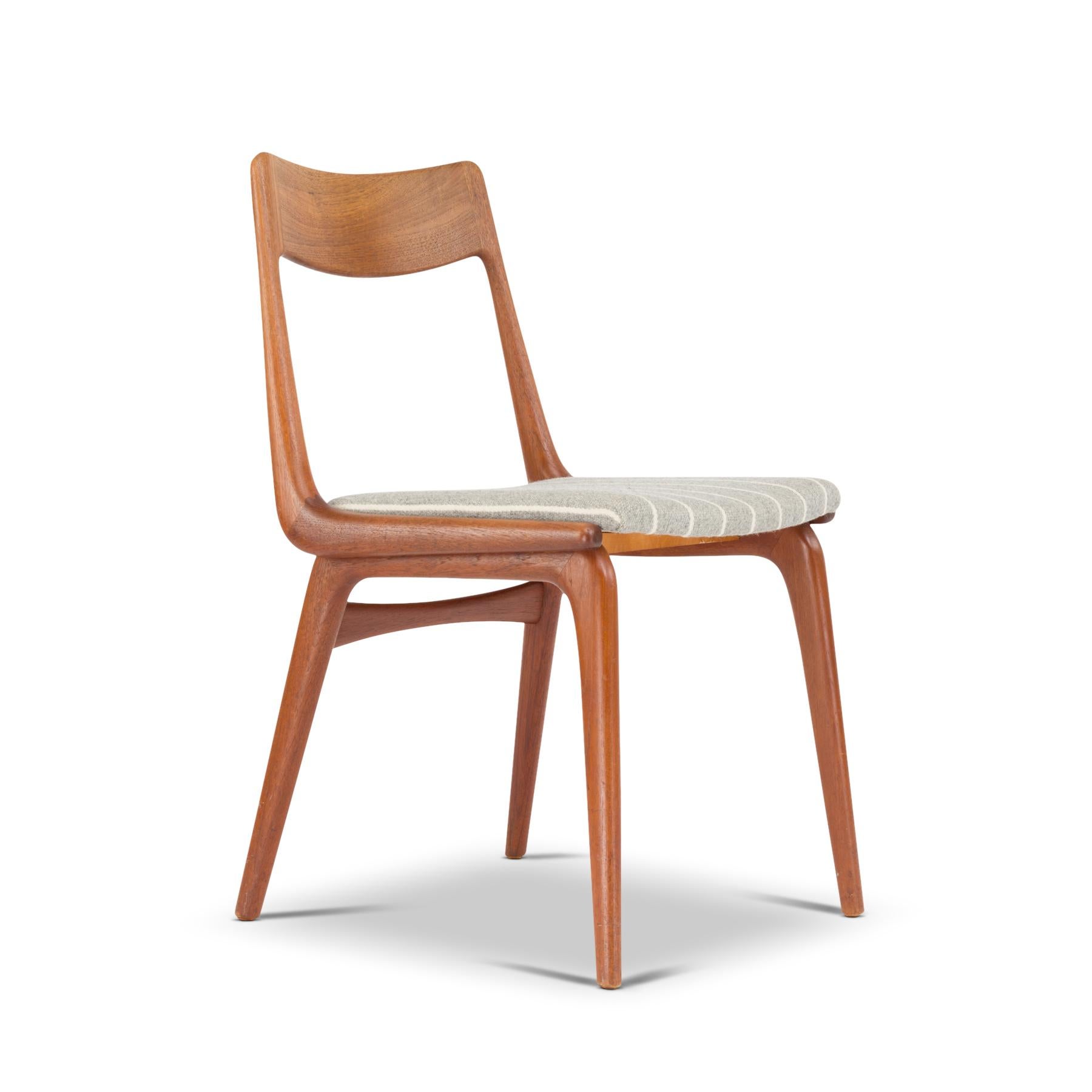 Boomerang Chairs #370 by Erik Christiansen for Slagelse Møbelvaerk, Set of 6 In Good Condition In Elshout, NL