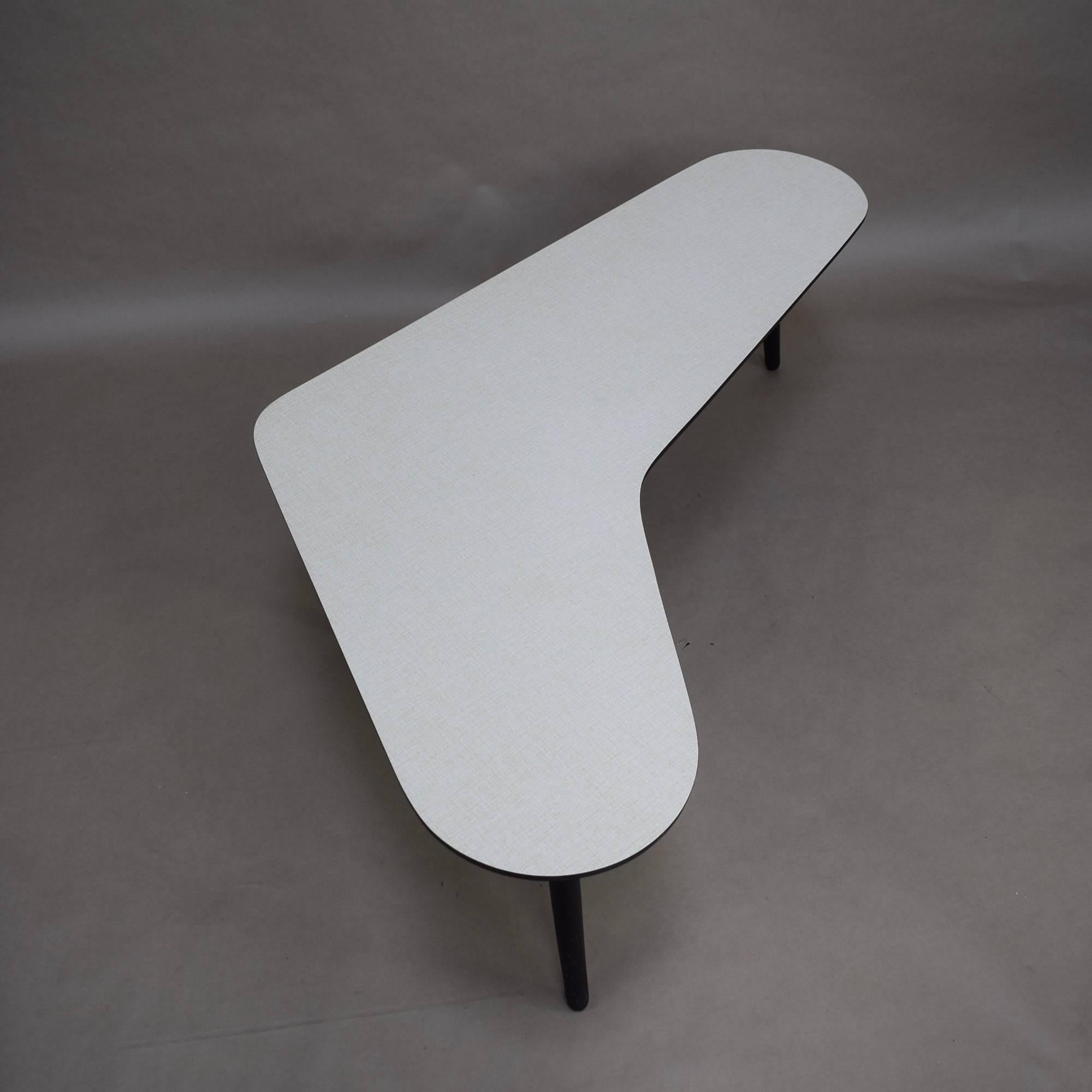 Boomerang Coffee Table by Bovenkamp, circa 1950 In Good Condition In Pijnacker, Zuid-Holland