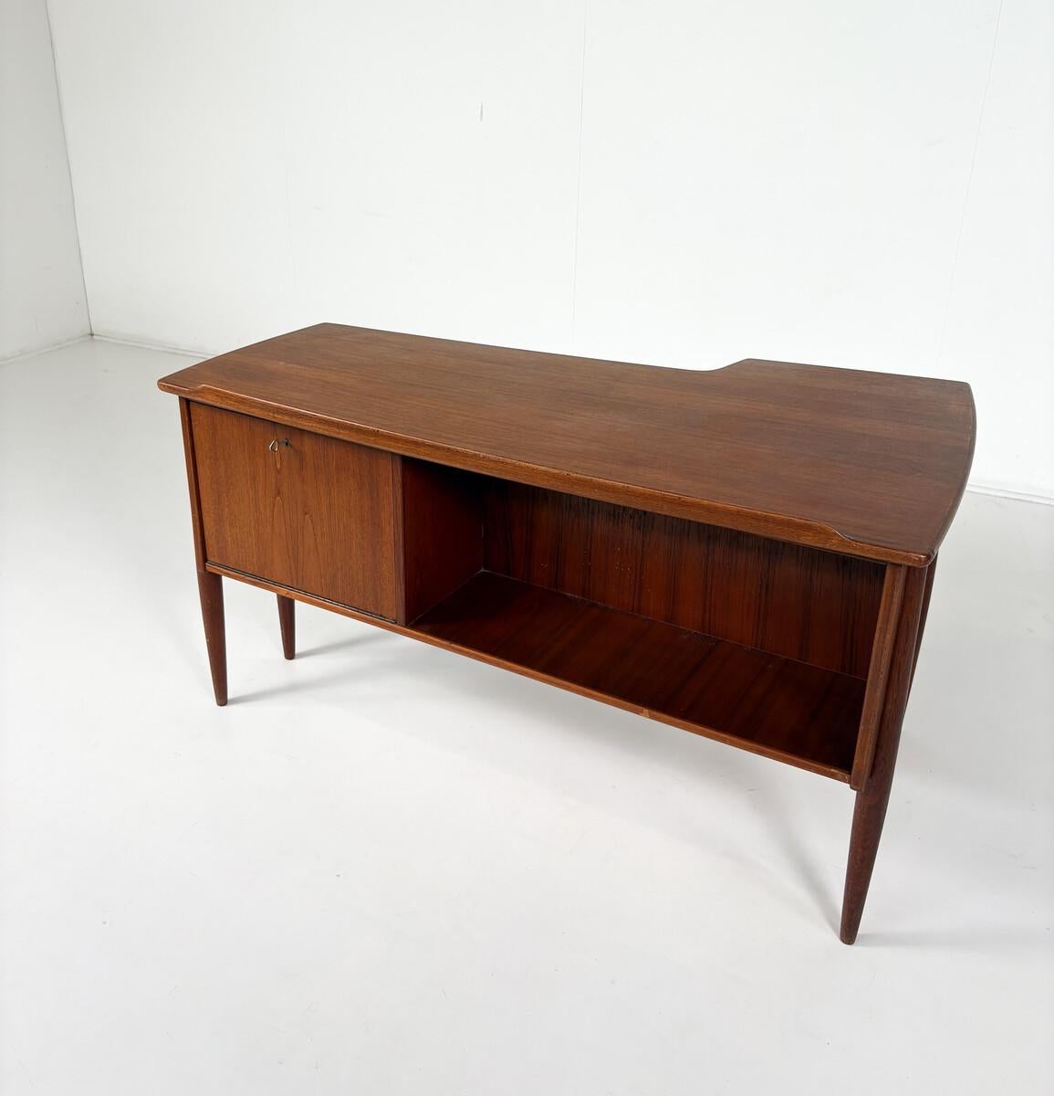 Bureau Boomerang A10 par Göran Strand pour Lelangs Möbelfabrik, 1960s en vente 3