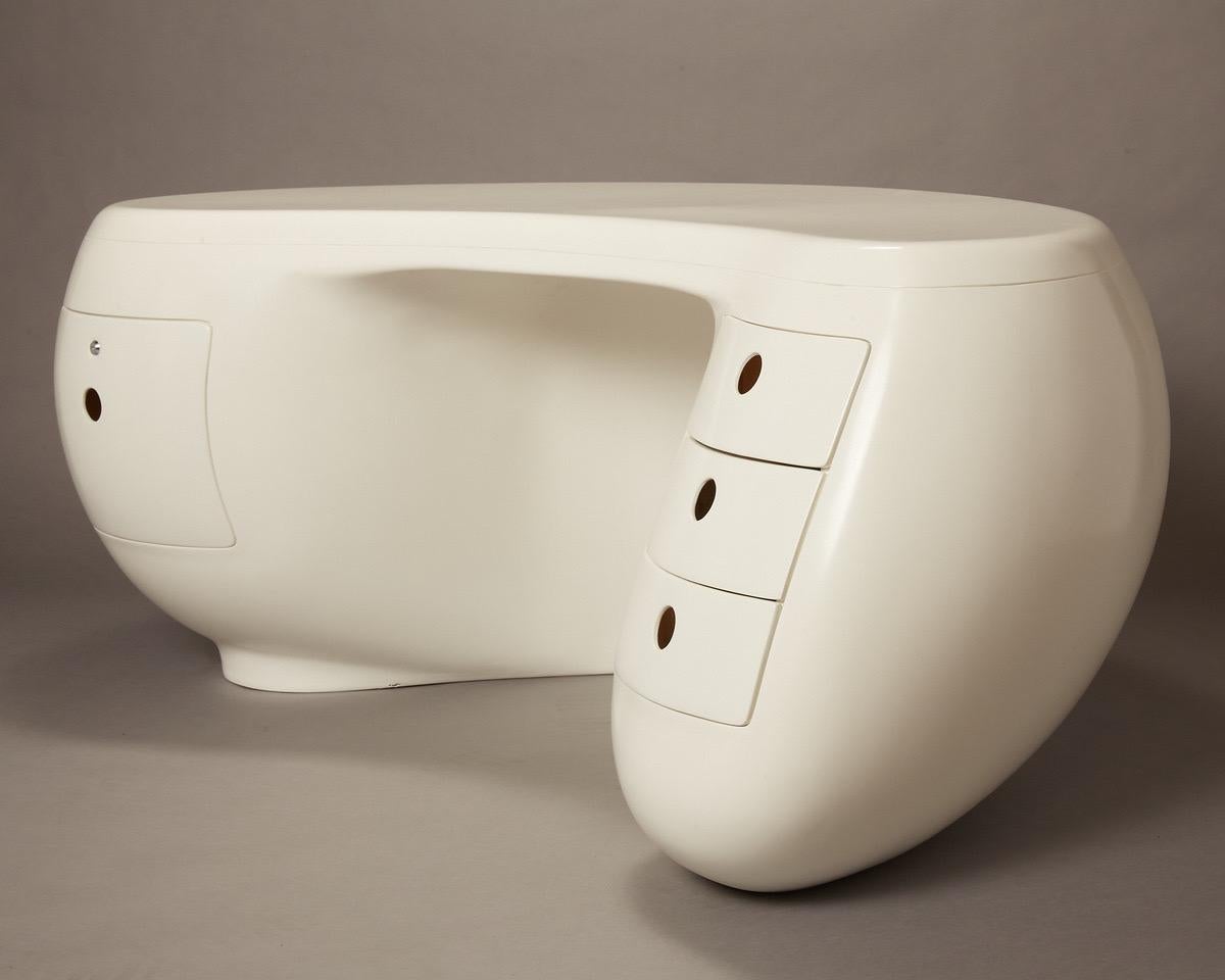 Boomerang Desk by Maurice Calka In Good Condition For Sale In North Hollywood, CA