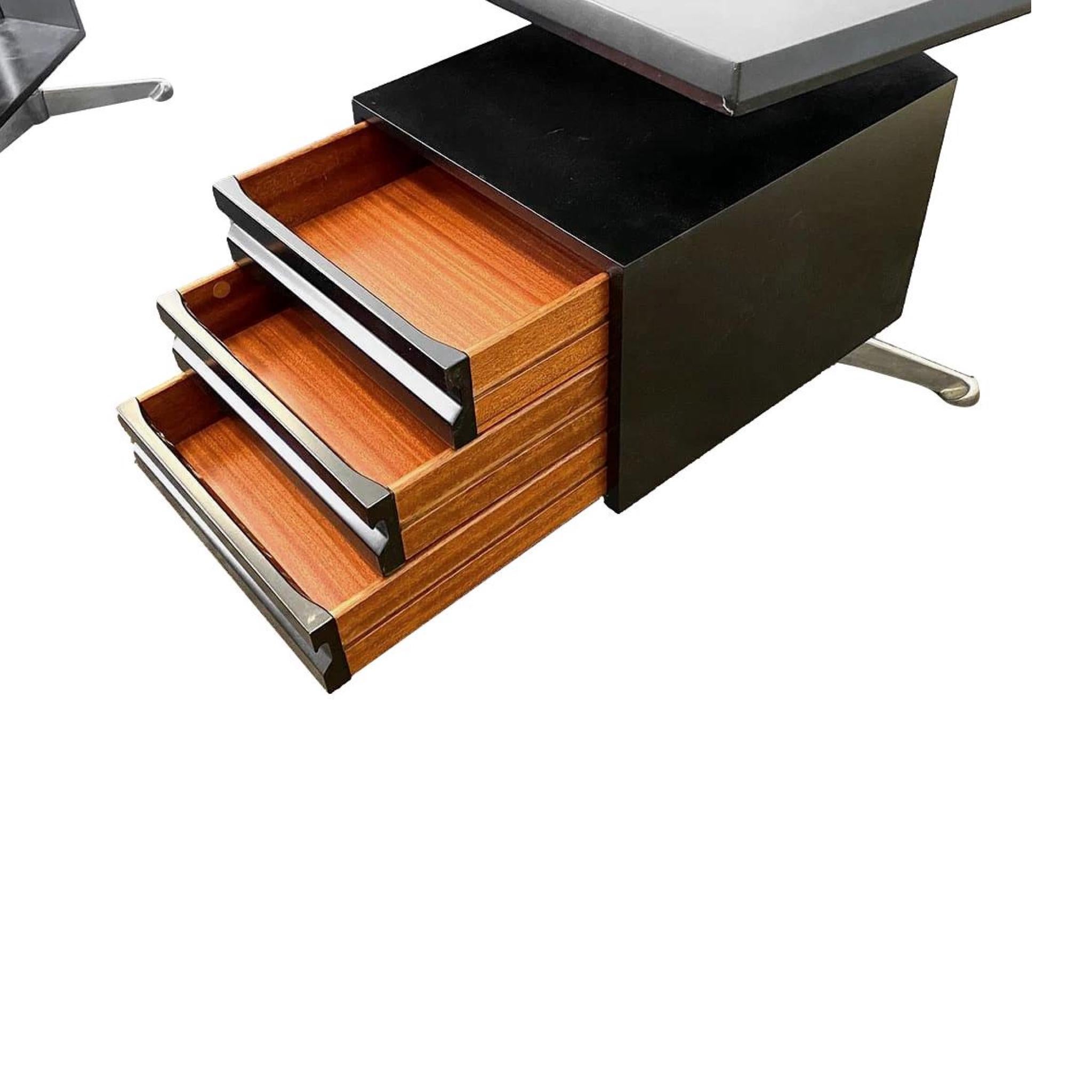Escritorio Boomerang de Osvaldo Borsani para Tecno Milano, años 50 Italia mediados del siglo XX en venta