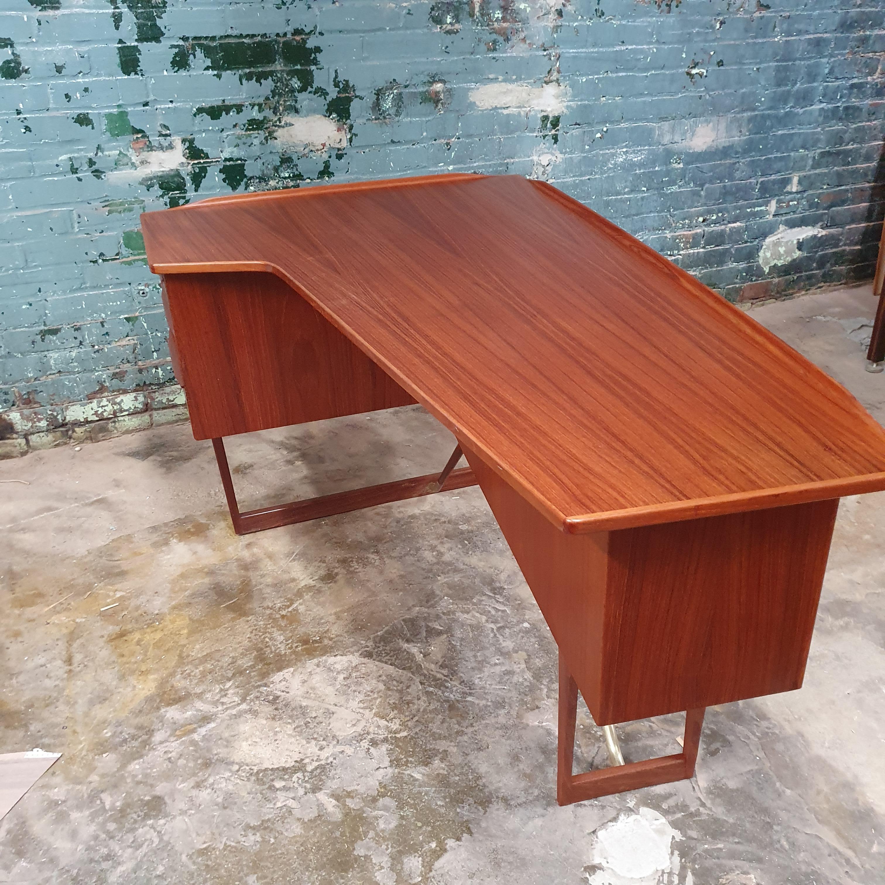 Boomerang Desk by Peter Lovig Nielsen for Dansk 3
