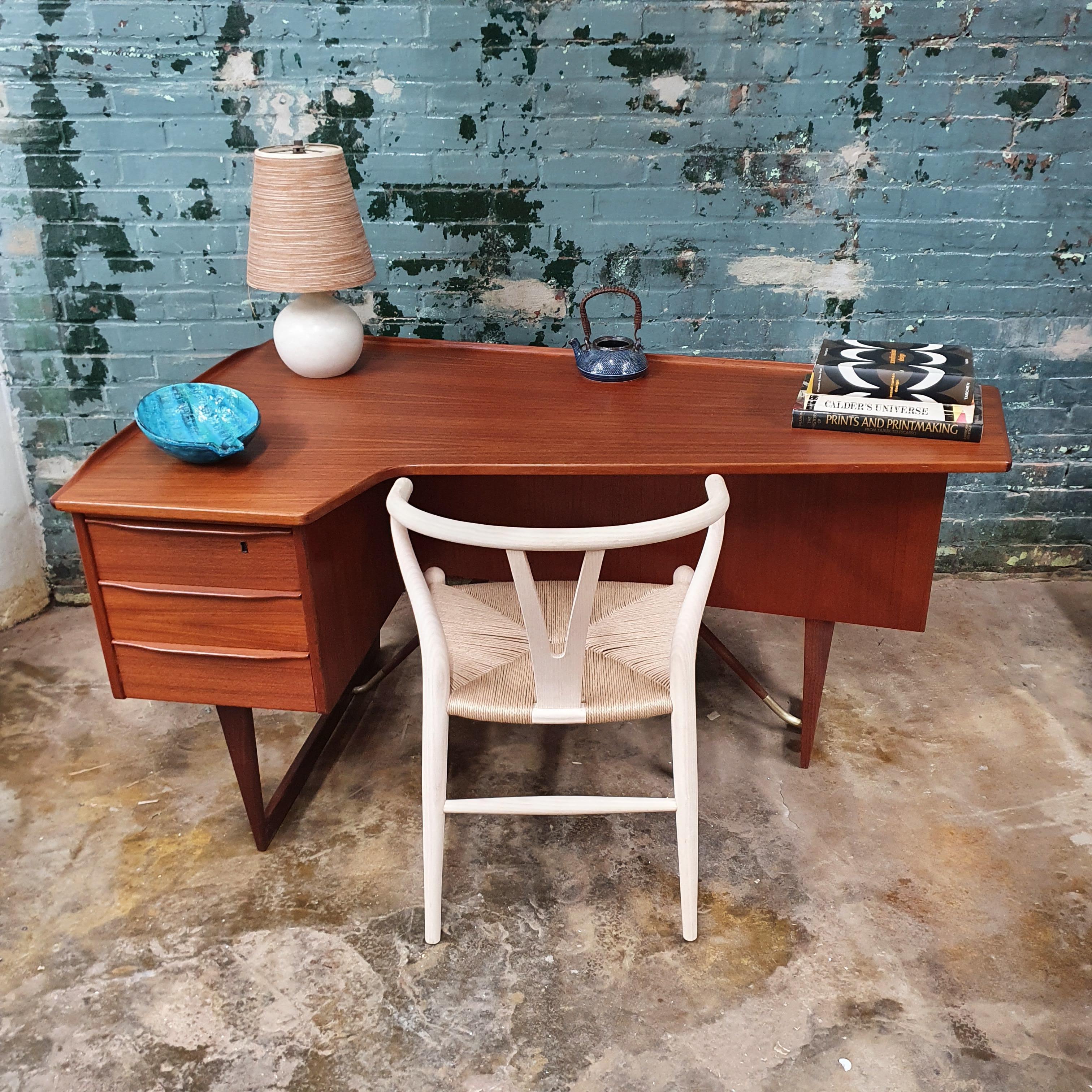 Boomerang Desk by Peter Lovig Nielsen for Dansk 5