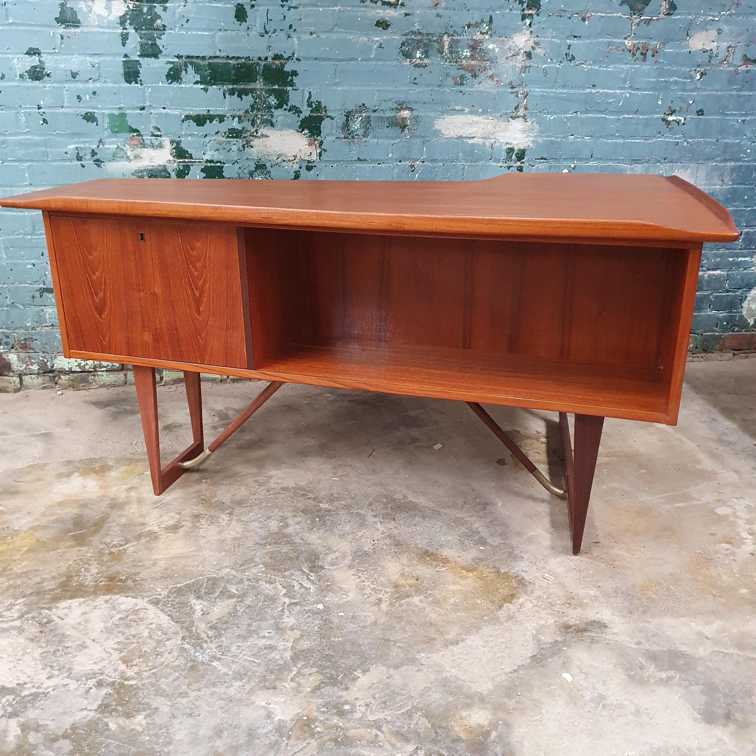 Boomerang Desk by Peter Lovig Nielsen for Dansk 1