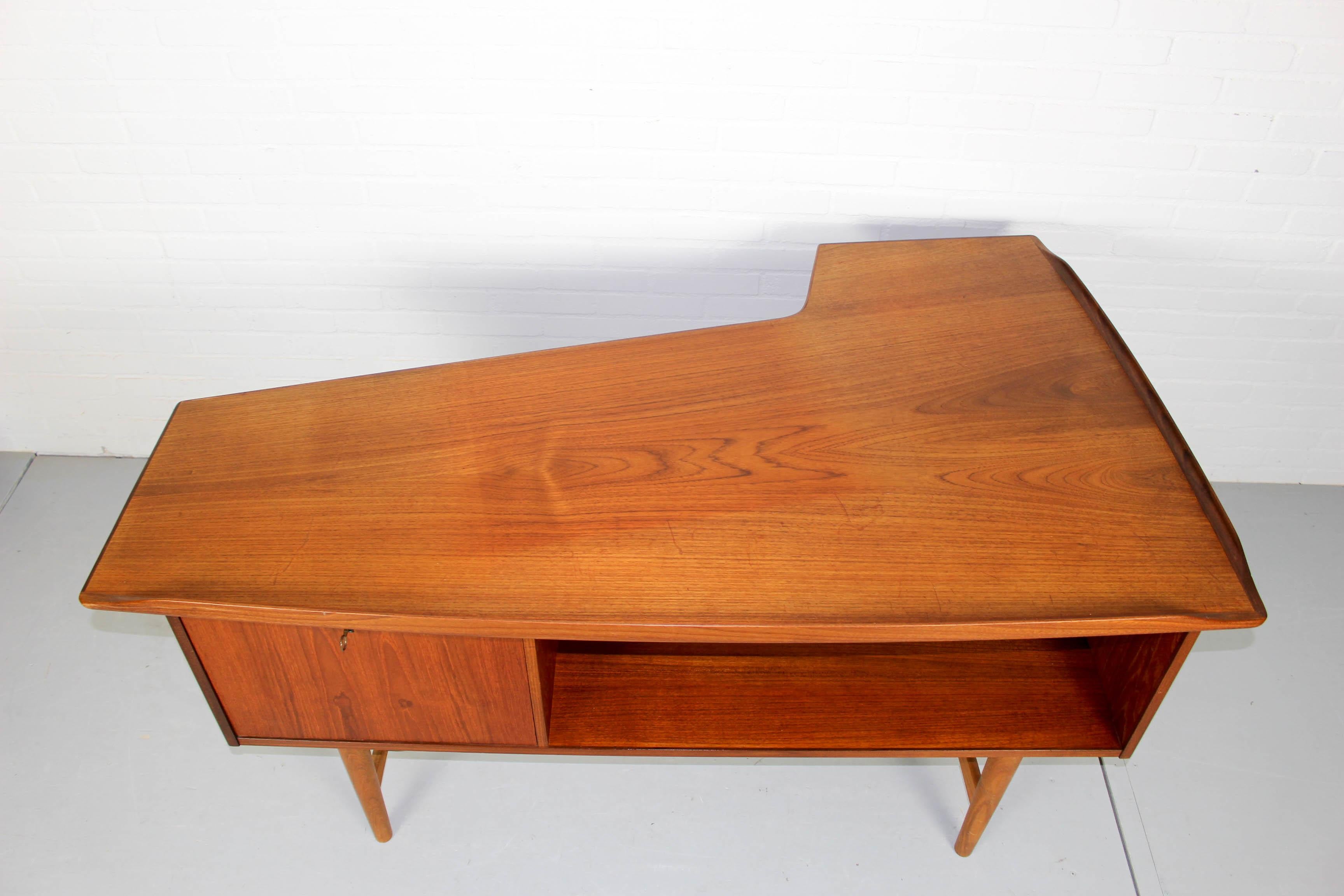 Boomerang Desk by Peter Løvig Nielsen for Hedensted Møbelfabrik, 1950s 5