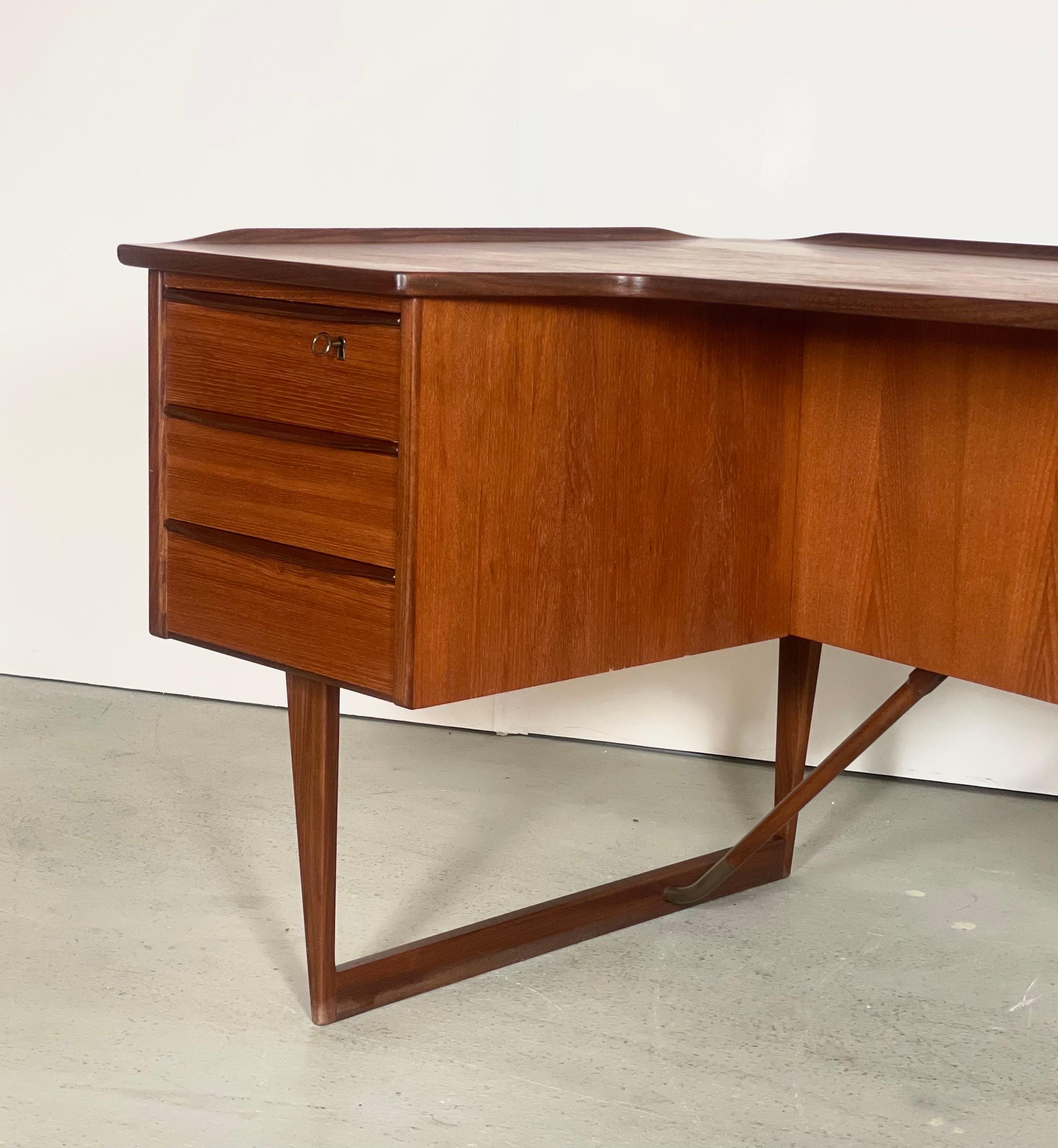 Scandinave moderne Bureau Boomerang par Peter Løvig Nielsen pour Hedensted Møbelfabrik en vente