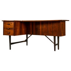 Bureau Boomerang en bois de rose par Peter Løvig Nielsen, Danemark années 1960