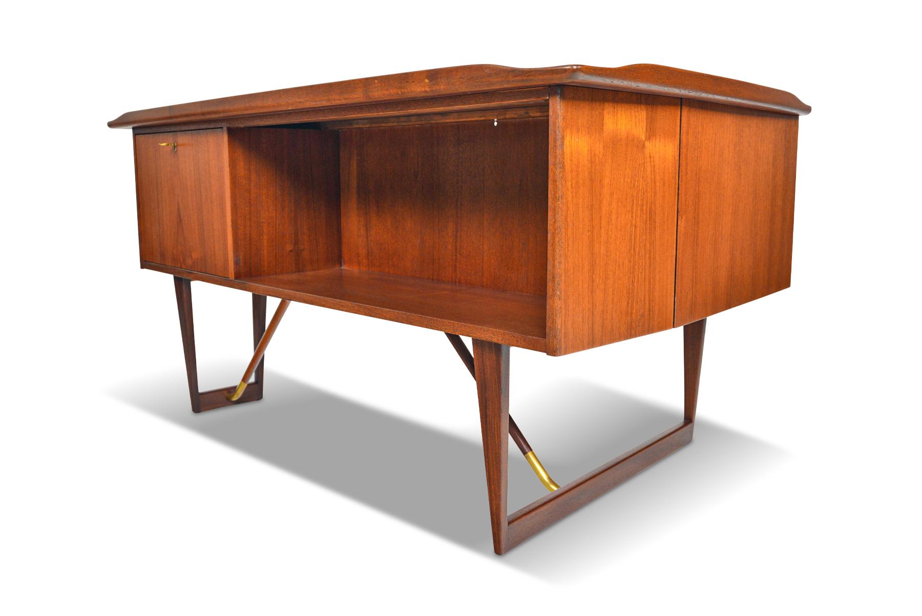 Boomerang Desk in Teak by Peter Lovig Desk 7