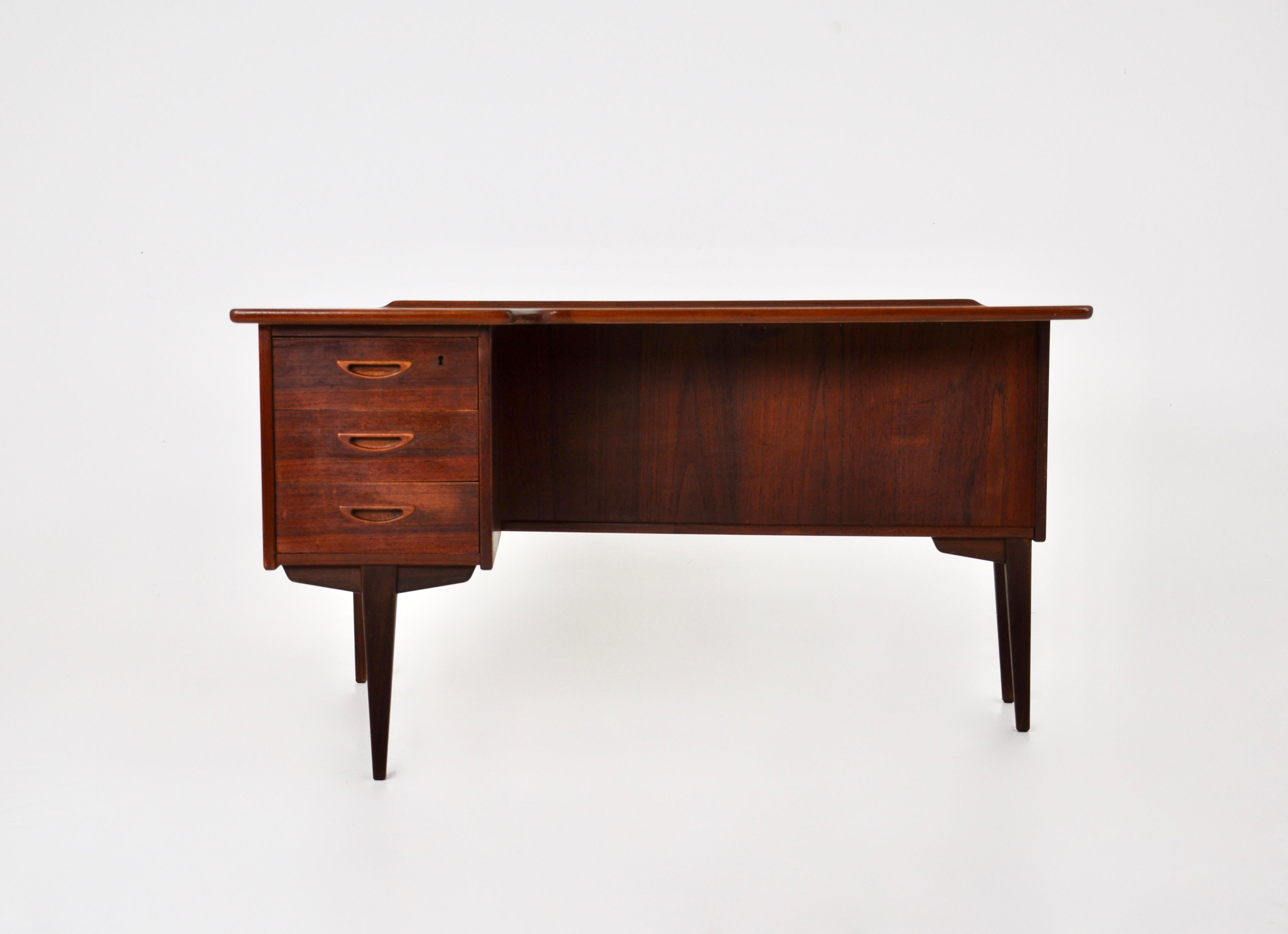 Swedish Boomerang desk Model A10 by Göran Strand for Lelangs Möbelfabrik, 1960s For Sale
