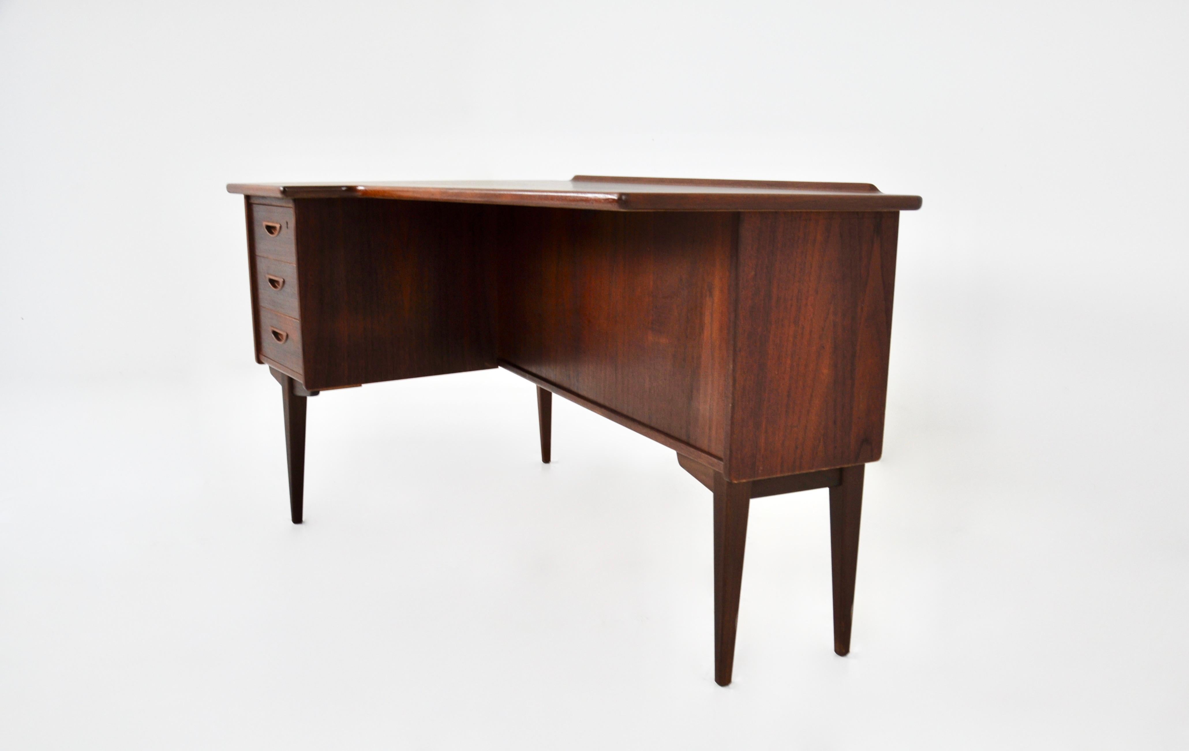Boomerang desk Model A10 by Göran Strand for Lelangs Möbelfabrik, 1960s In Good Condition For Sale In Lasne, BE