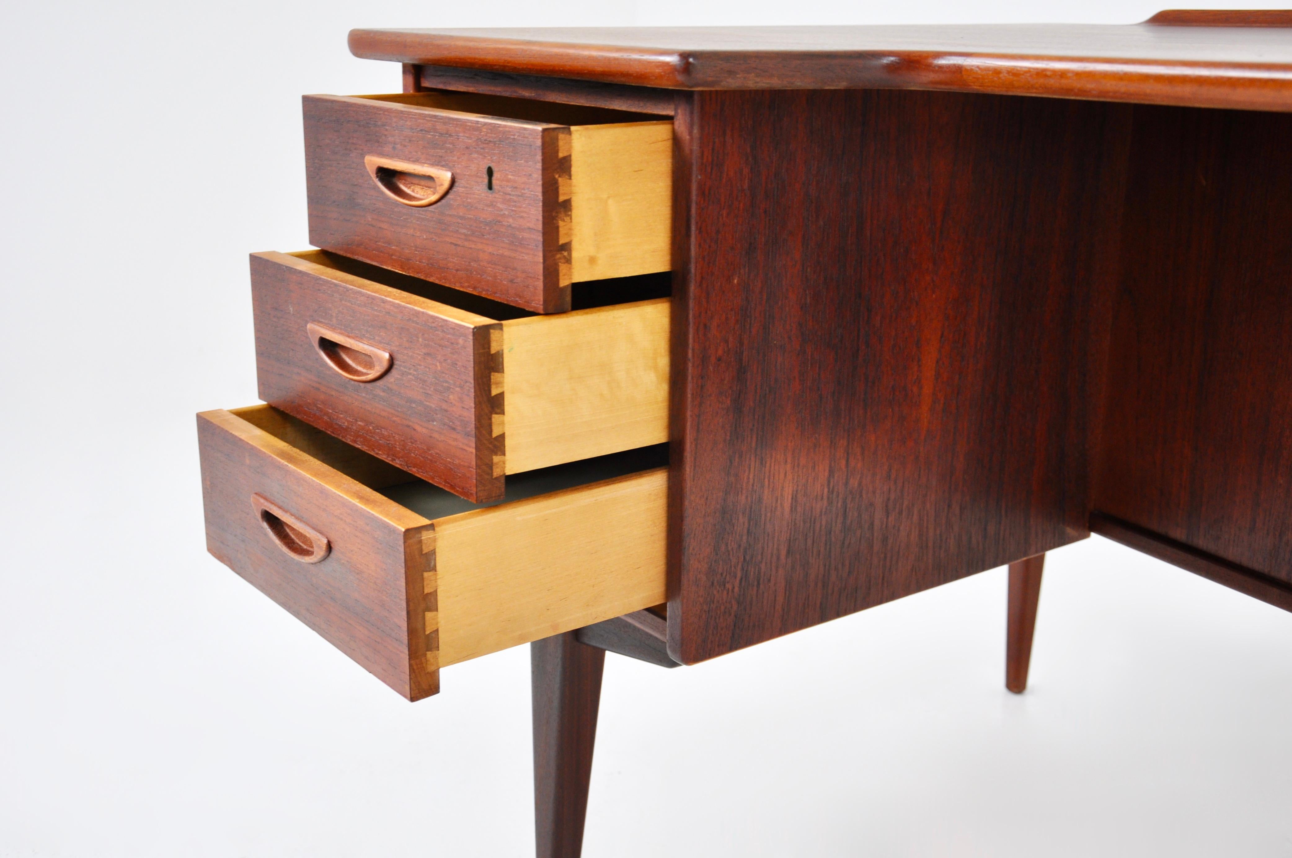 Boomerang desk Model A10 by Göran Strand for Lelangs Möbelfabrik, 1960s For Sale 1