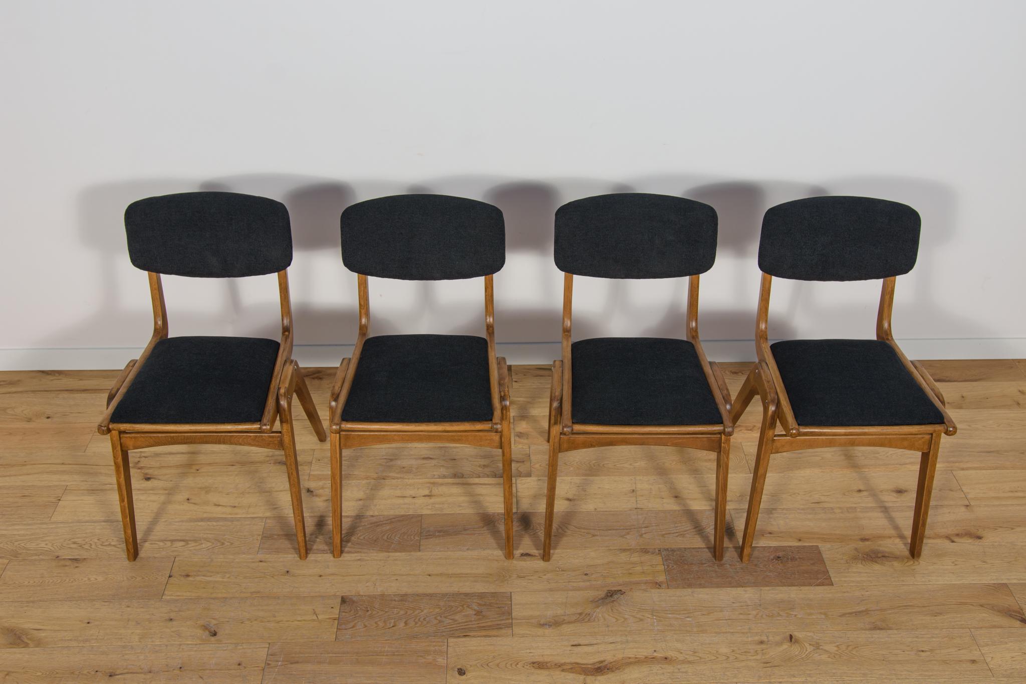 Mid-Century moderno Sedie da pranzo Boomerang Typ 229xB di Goscinski Furniture Factory, anni '60. in vendita