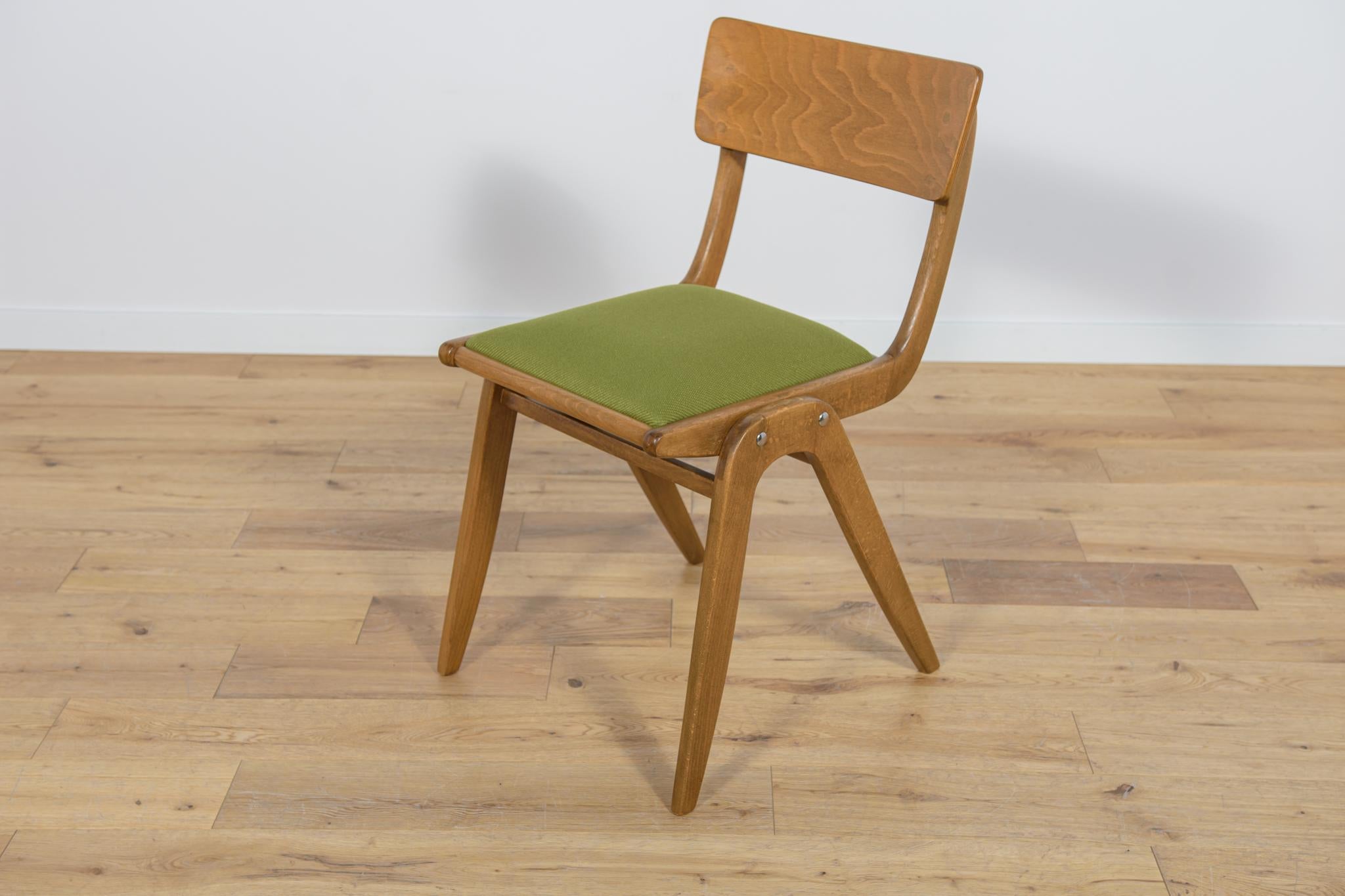 Boomerang Dining Chairs Typ 229xB from Goscinski Furniture Factory, 1960s. For Sale 1