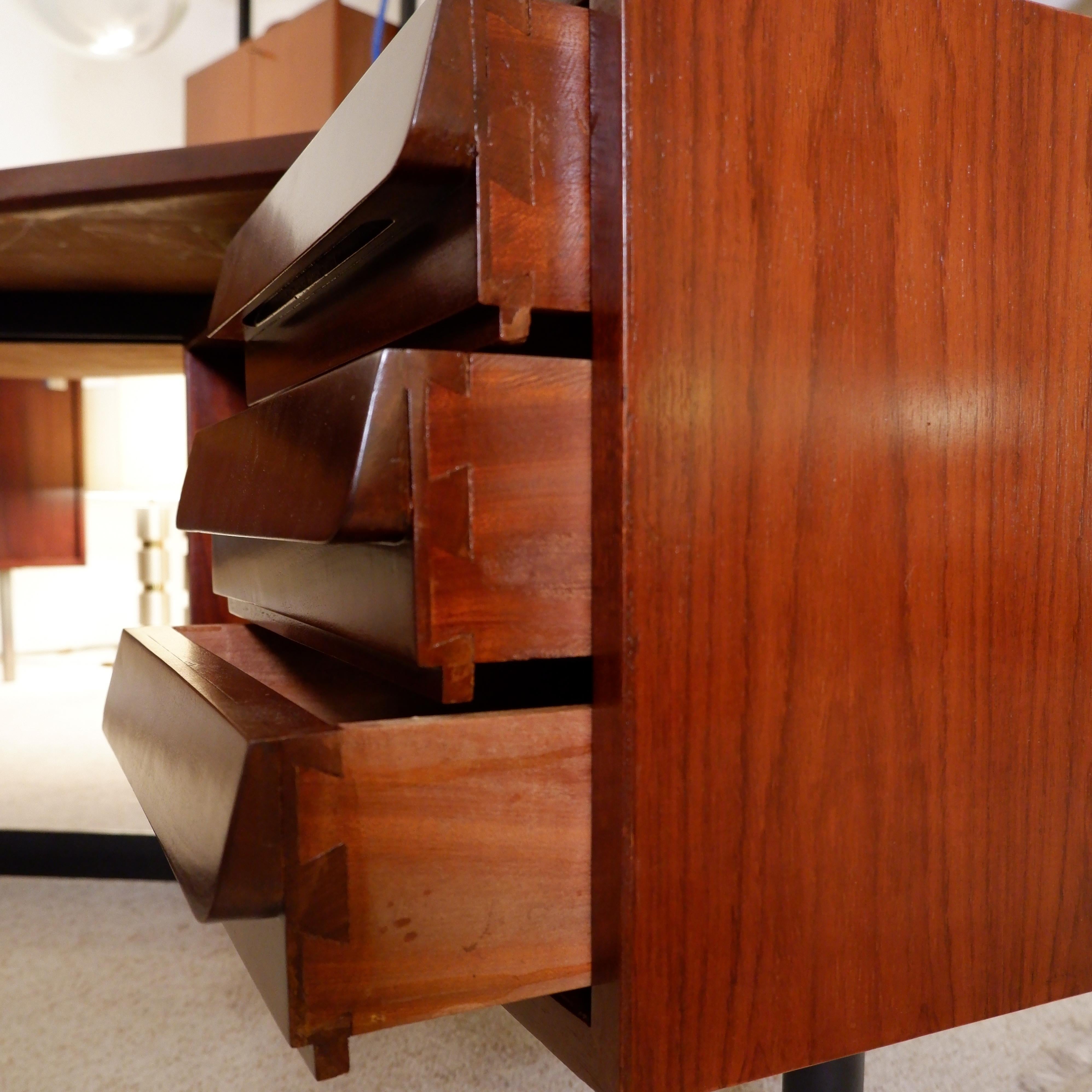 “Boomerang” executive desk Borsani style, Italy, 1960s 4