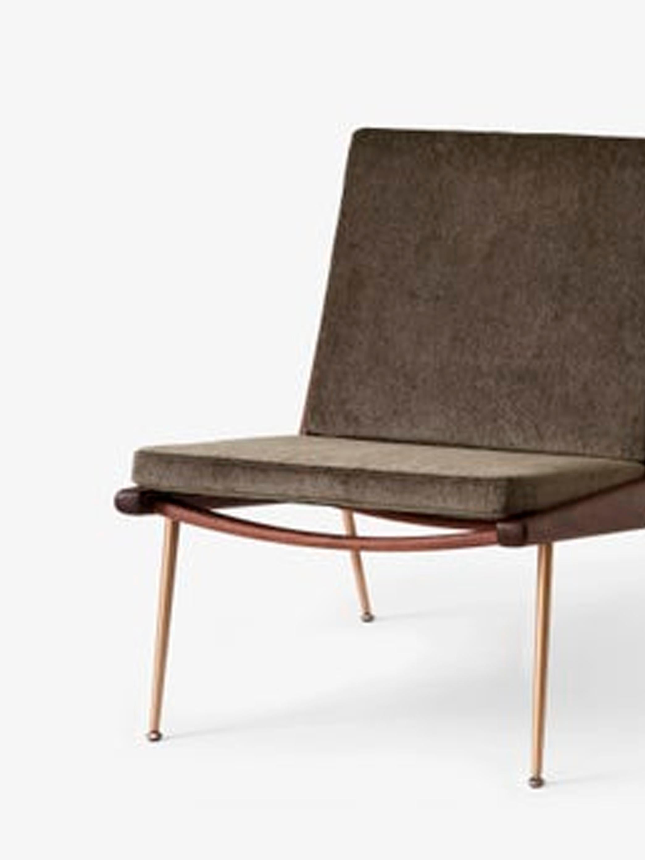 Silla de salón Boomerang HM1, Nogal aceitado/Latón/Duke004  para &Tradición Aceitado en venta